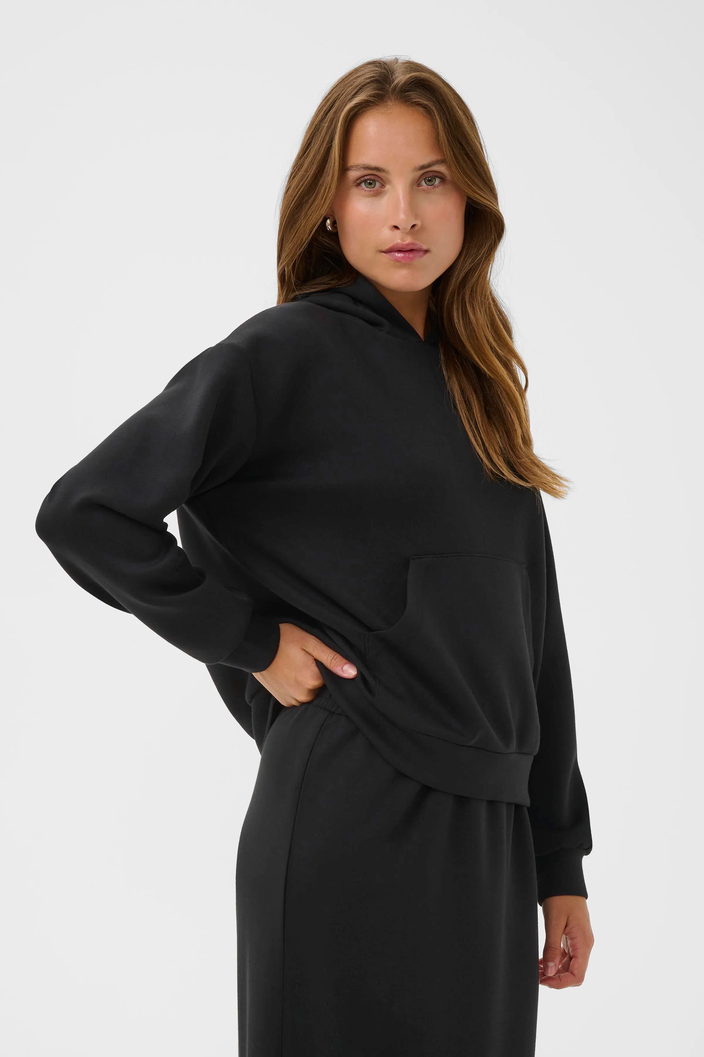 KAannika Sweatshirt LOOKBOOK FRONT 10510905-100121