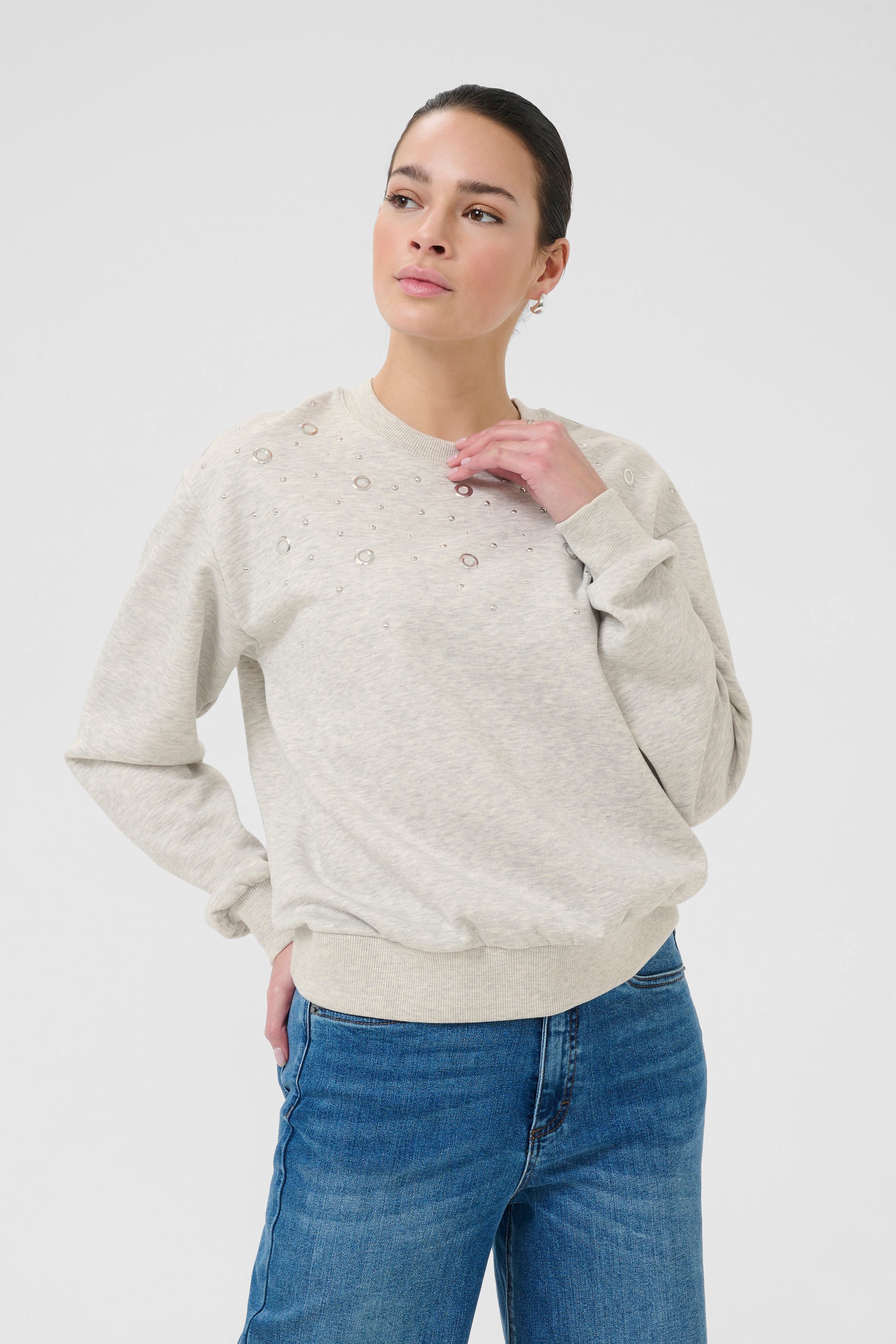 KAvivian Sweatshirt LOOKBOOK FRONT 10510664-100123