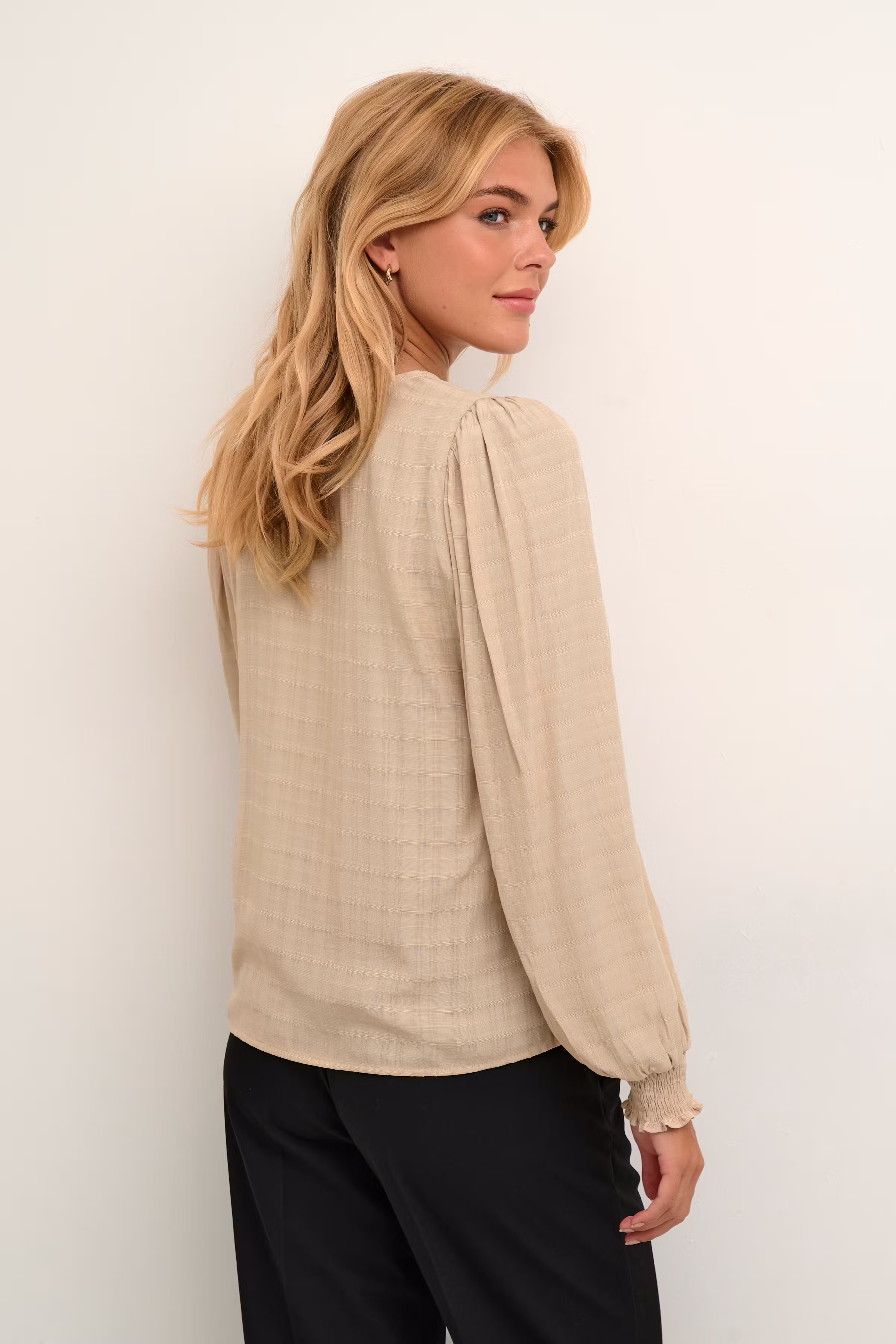 KAlissa Bluse LOOKBOOK BACK 10508186-151305