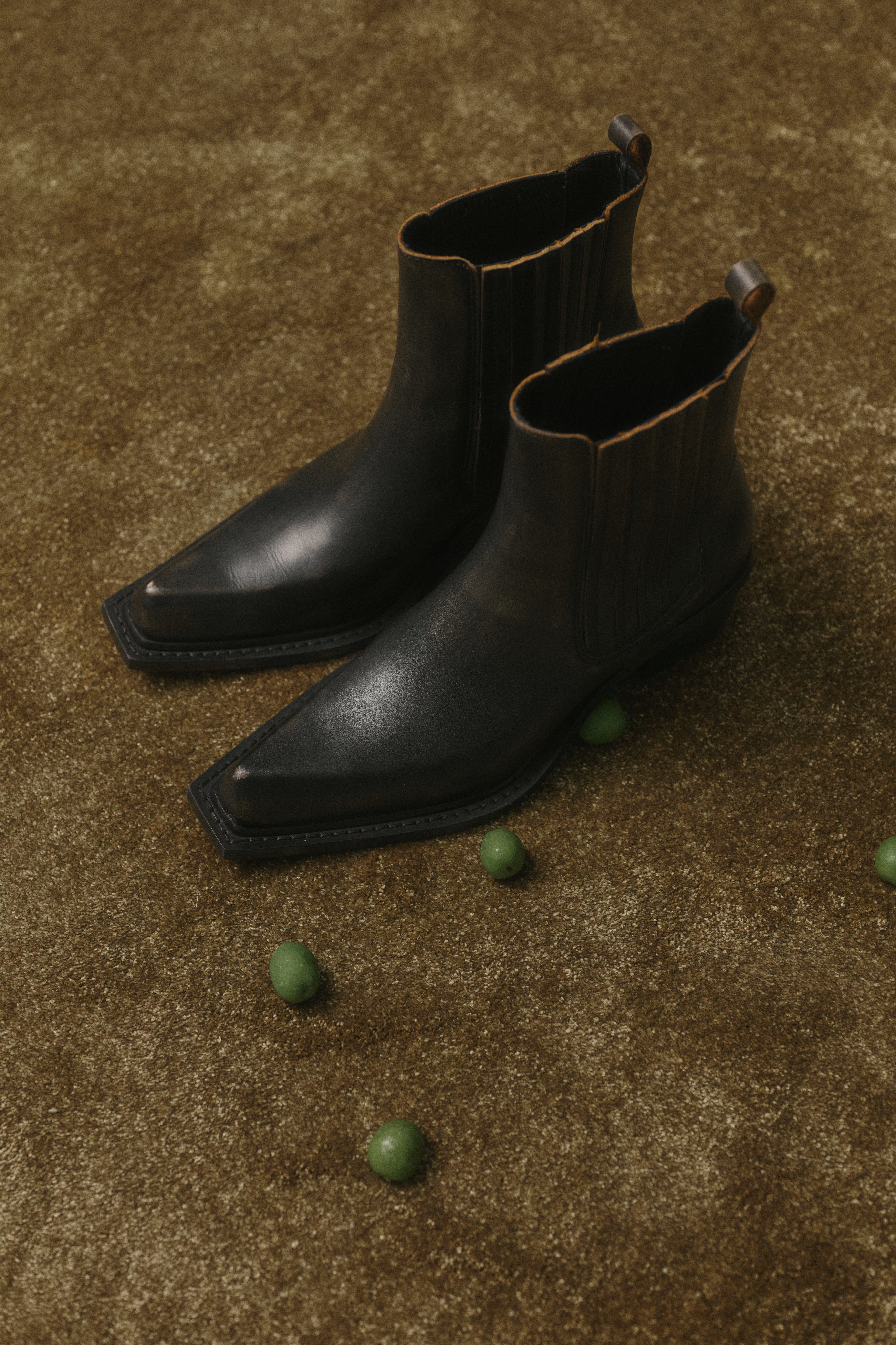 GZvelenda Boots LOCATION NONE 10911413-109679