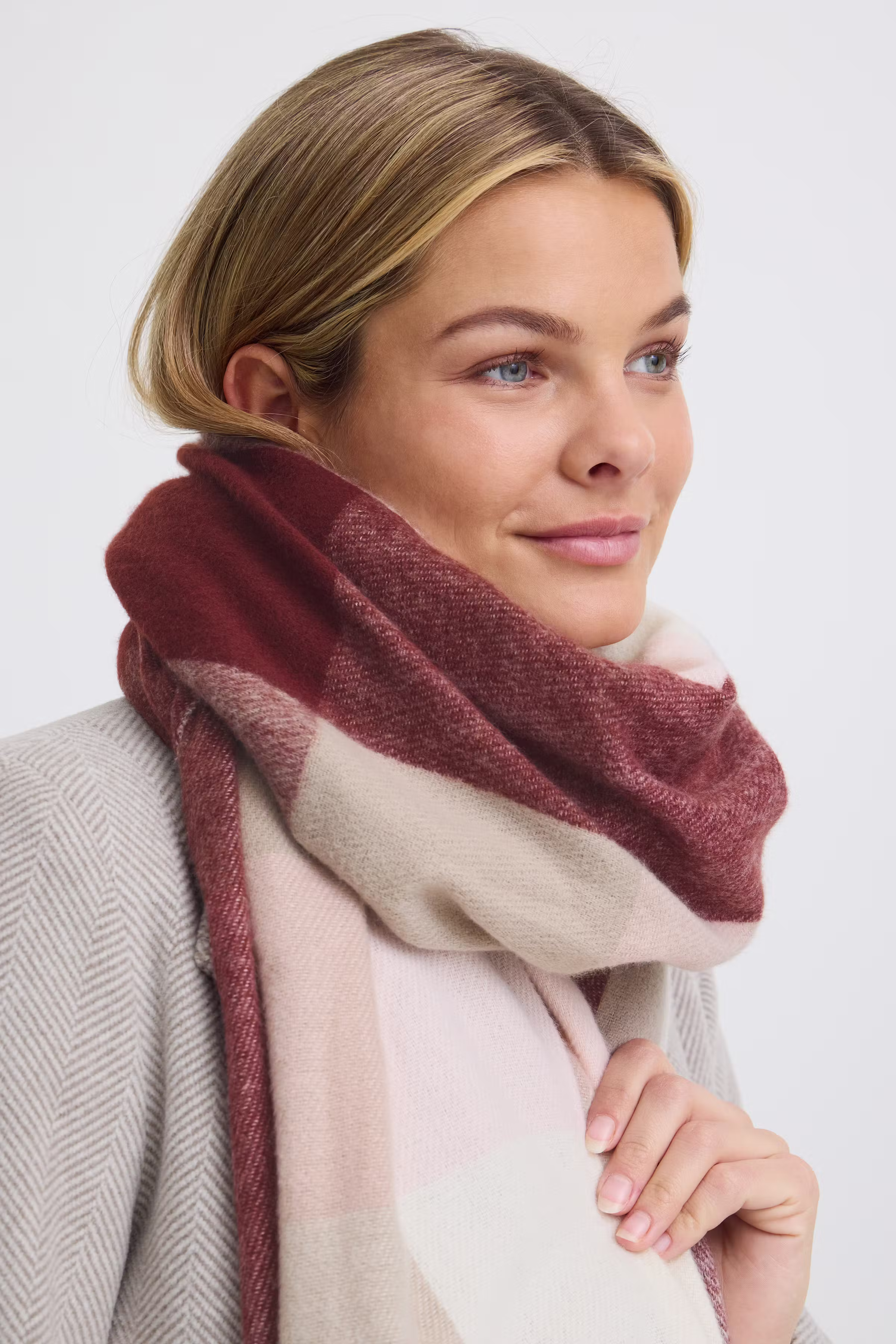 FRJOFRID Sjaal LOOKBOOK FRONT 20618163-900011021
