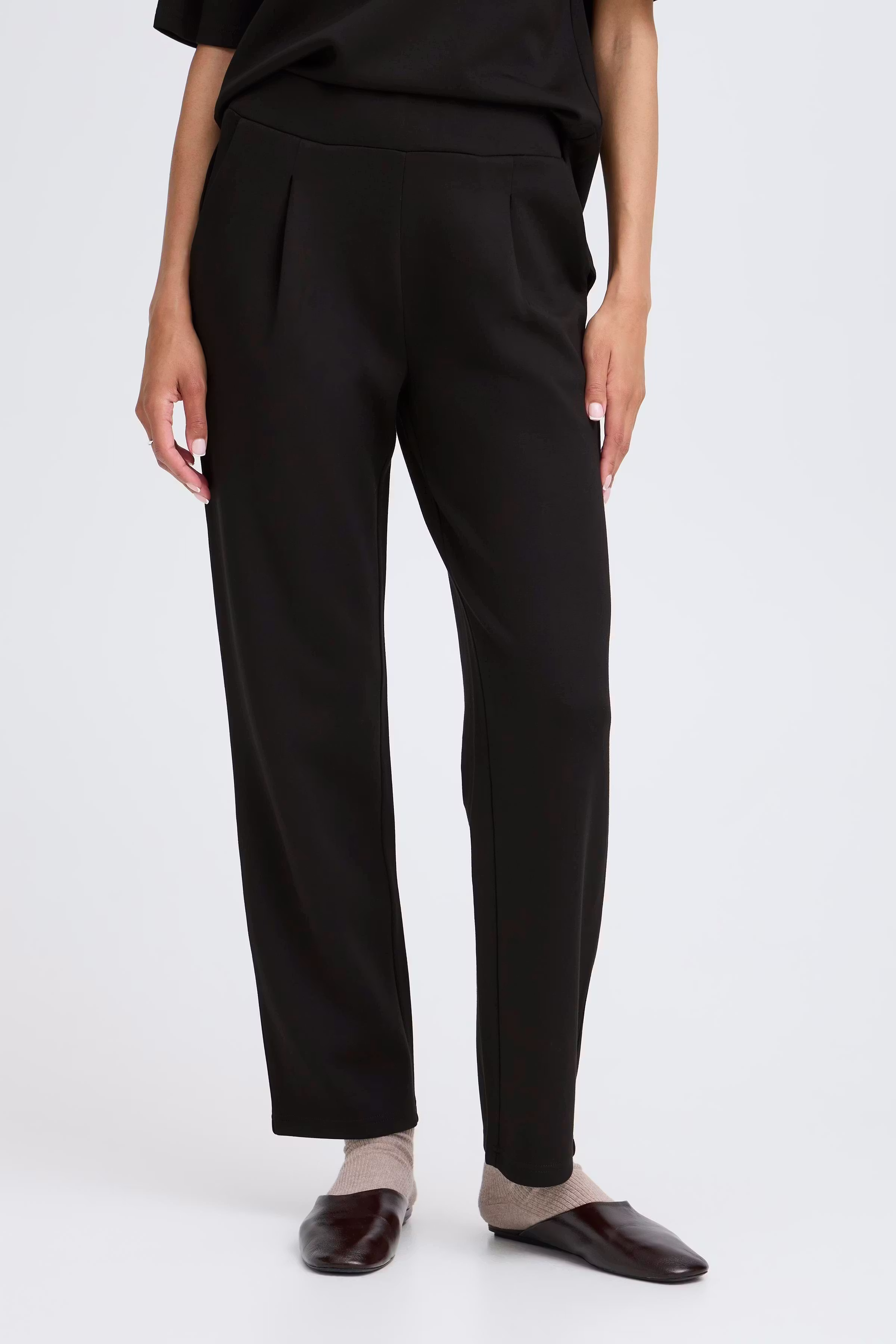 BYPUSTI Hose LOOKBOOK FRONT 20818058-194008