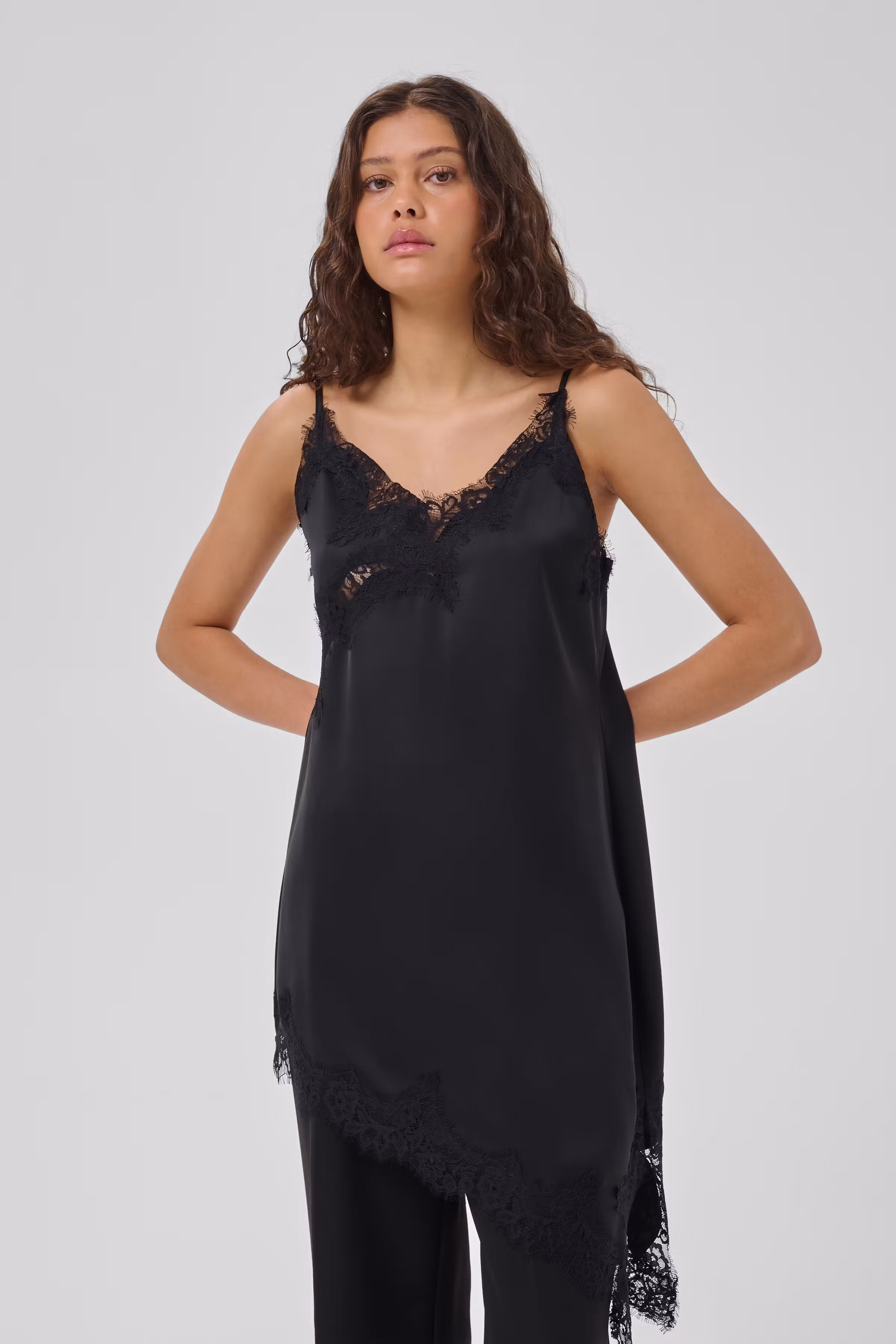 MWBrenda Dress LOOKBOOK FRONT 10705656-100031