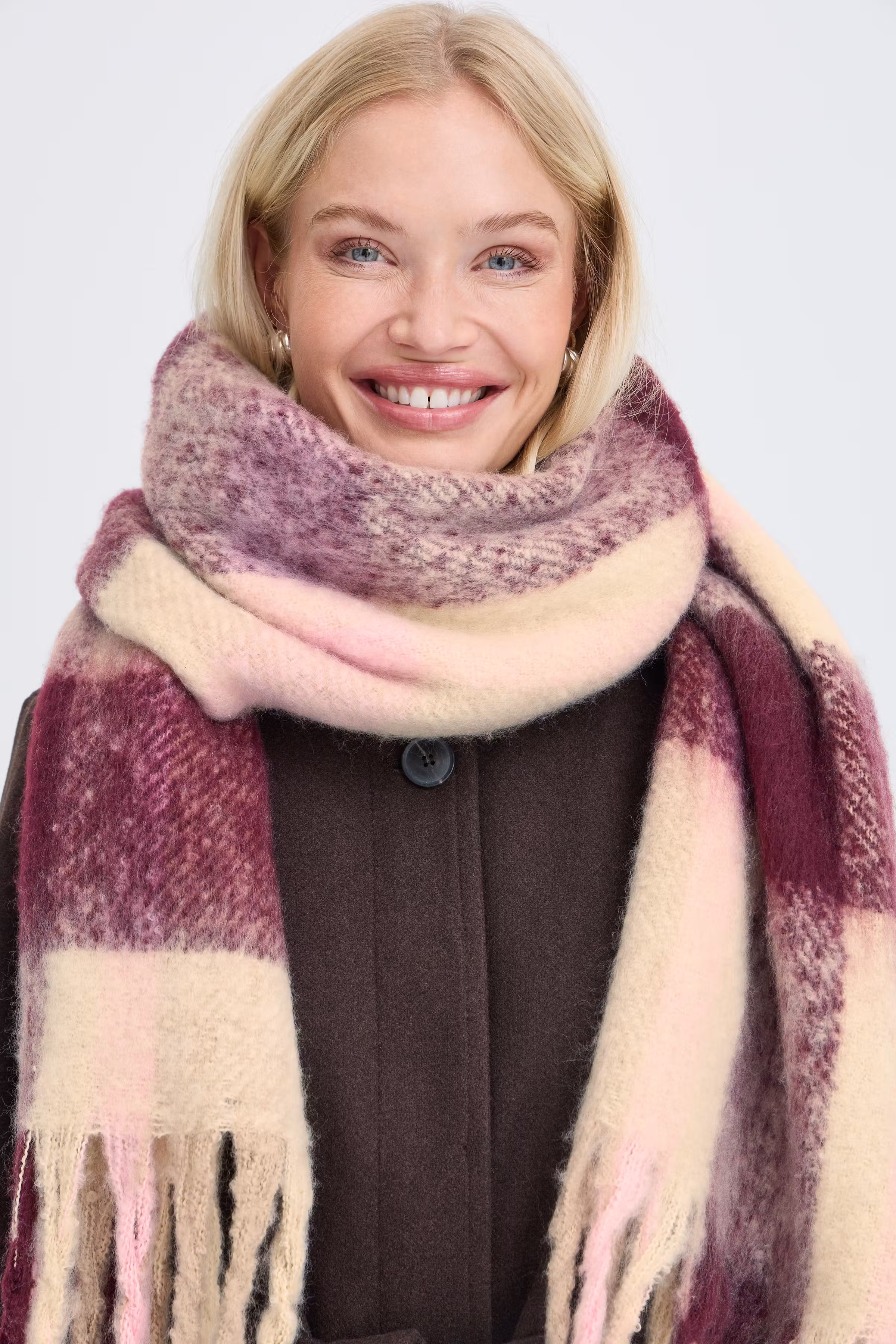 BYWIBKE Skjerf LOOKBOOK FRONT 20819321-900010751