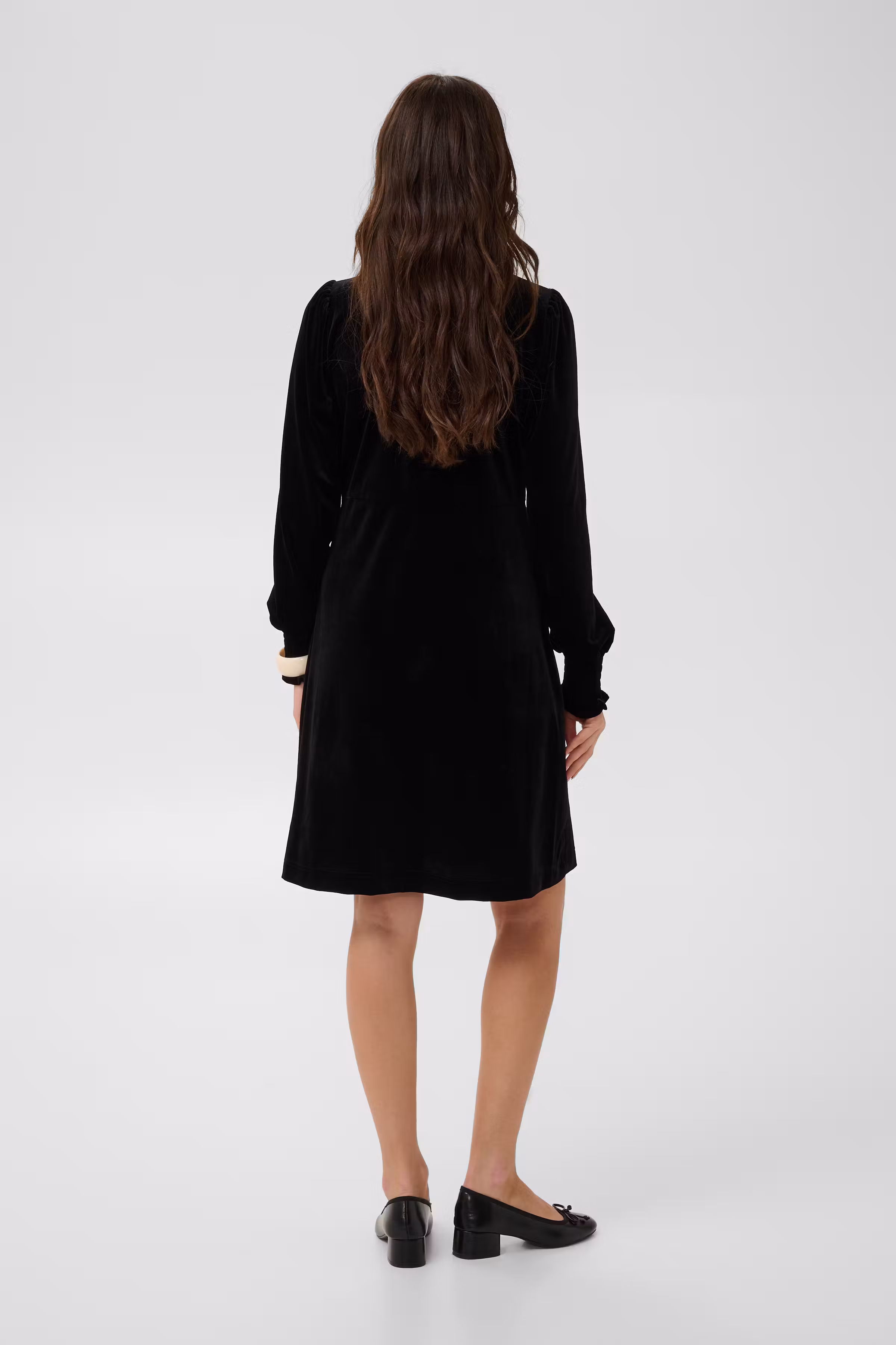 CUCHANANNA Velourkjole
 LOOKBOOK BACK 50114127-194008