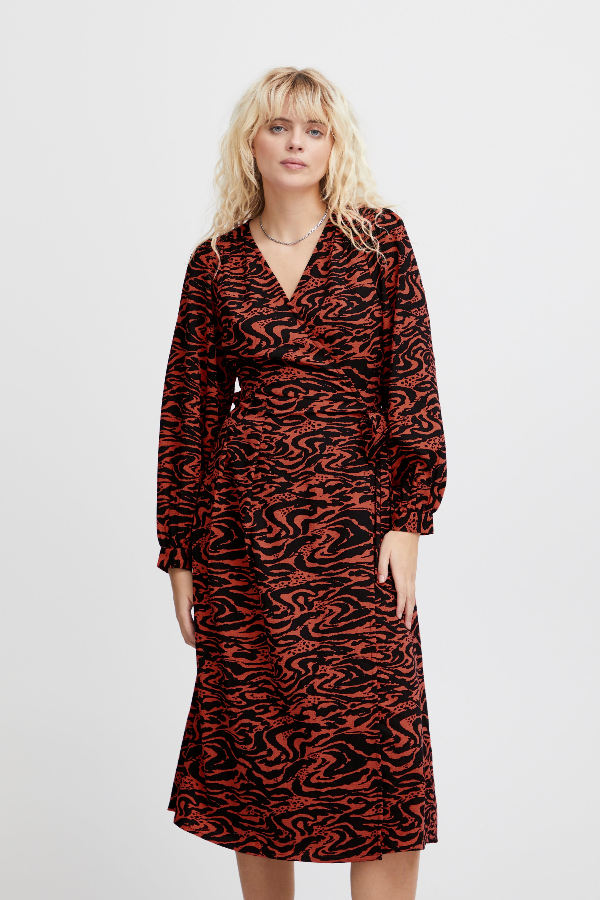 IHFANORA Dress LOOKBOOK FRONT 20120418-202701