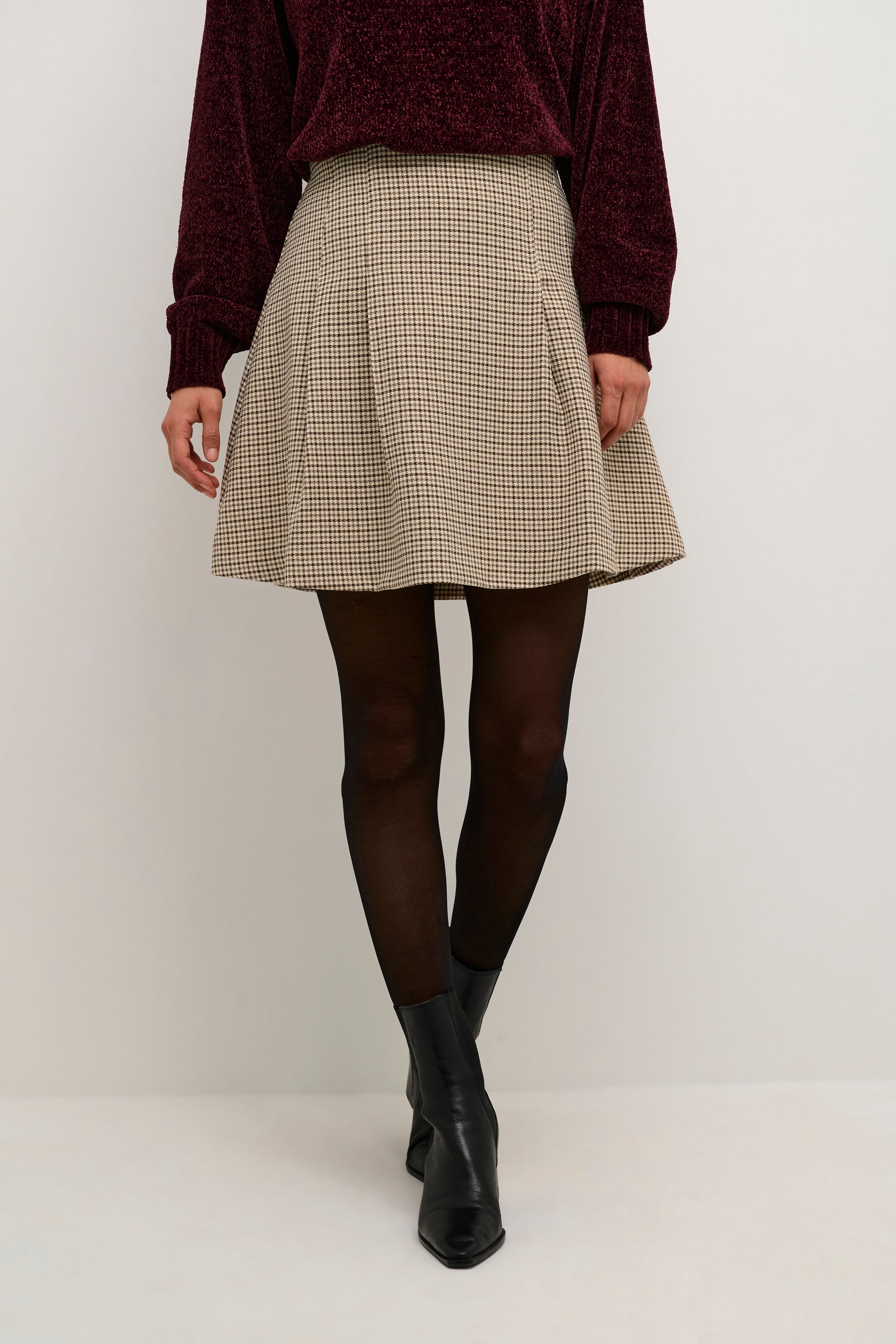 CUastra Skirt LOOKBOOK FRONT 50109878-161212