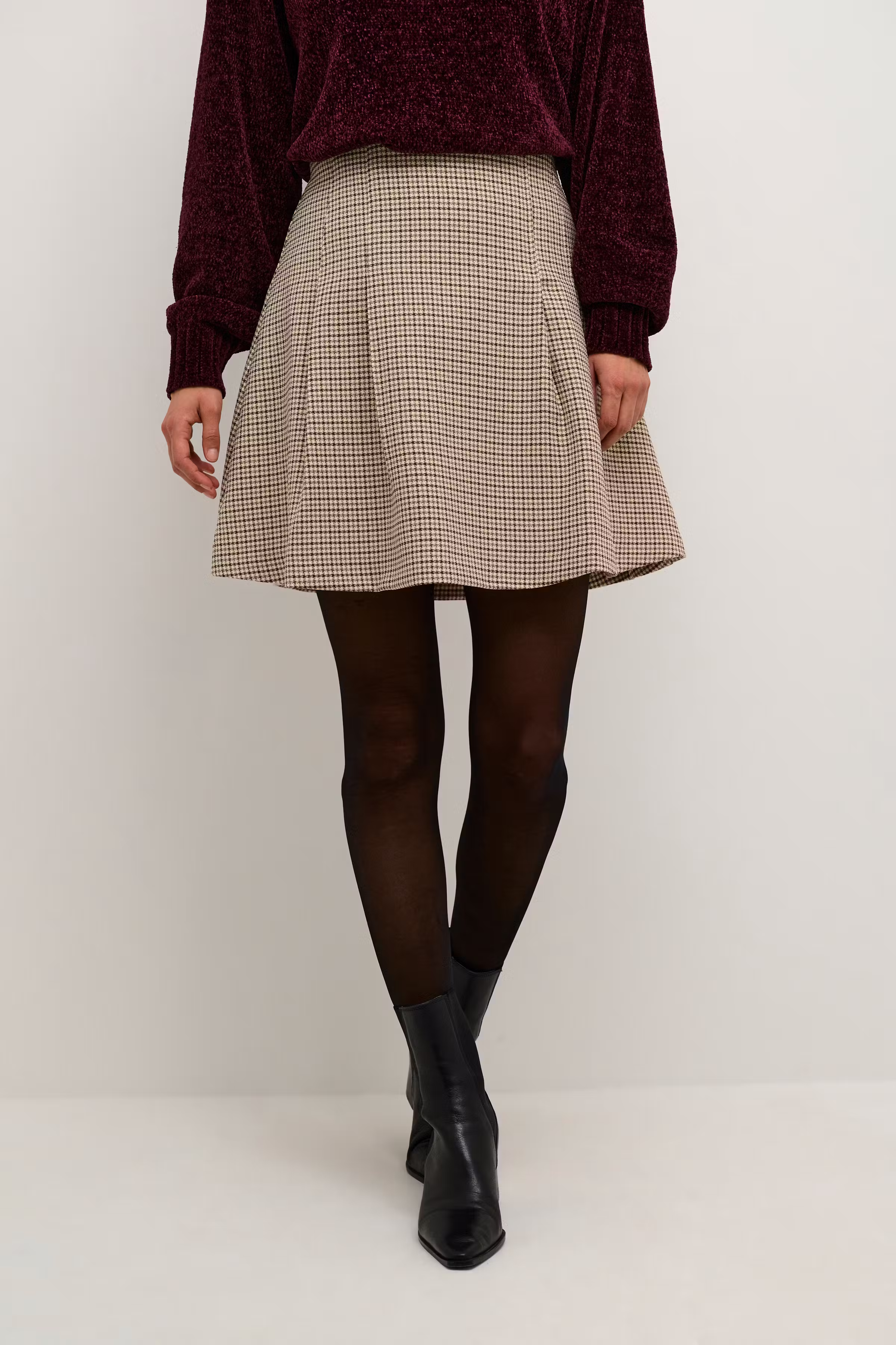 CUastra Skirt LOOKBOOK FRONT 50109878-161212