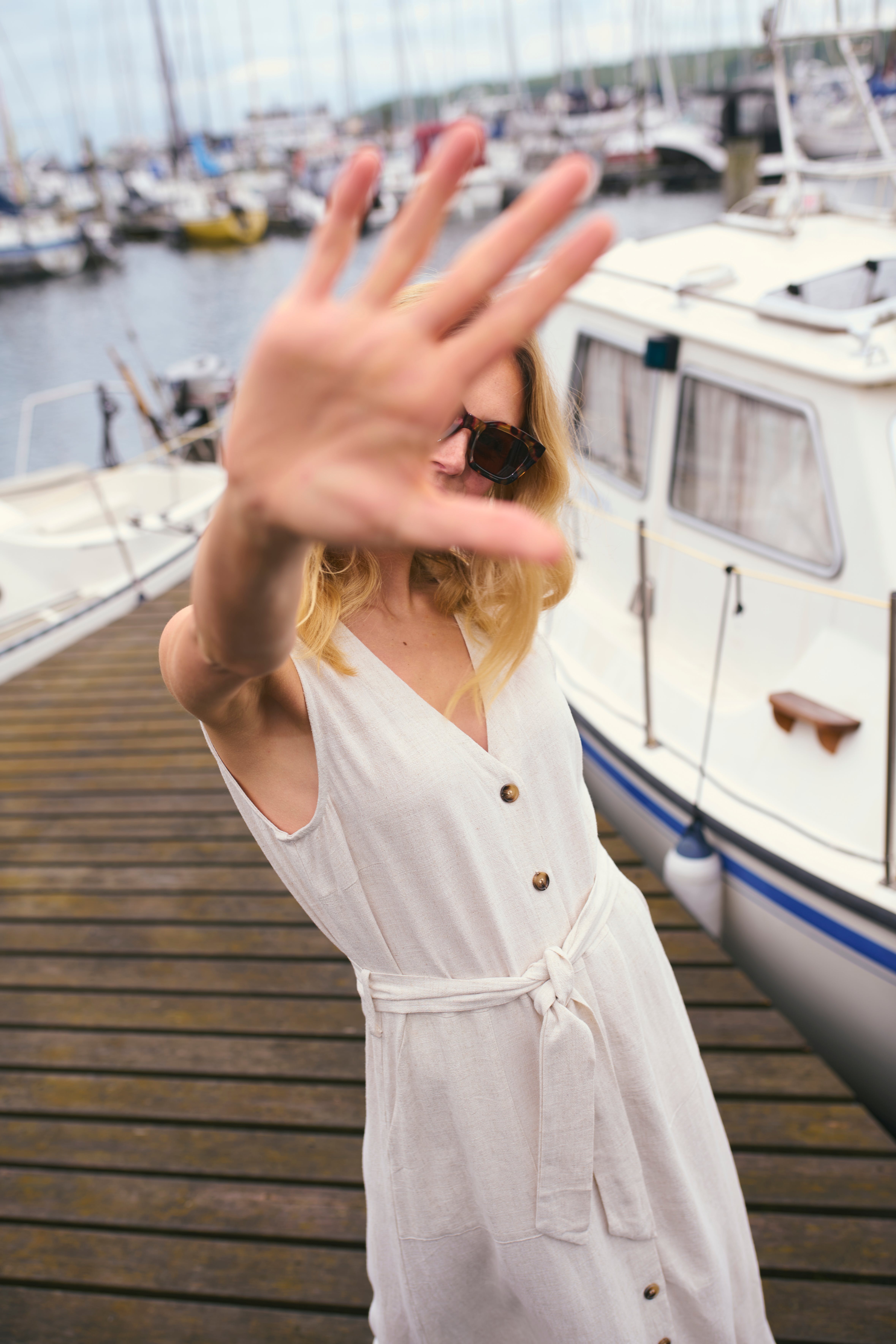 KAliny Lin Kjole LOCATION NONE 10507532-101296