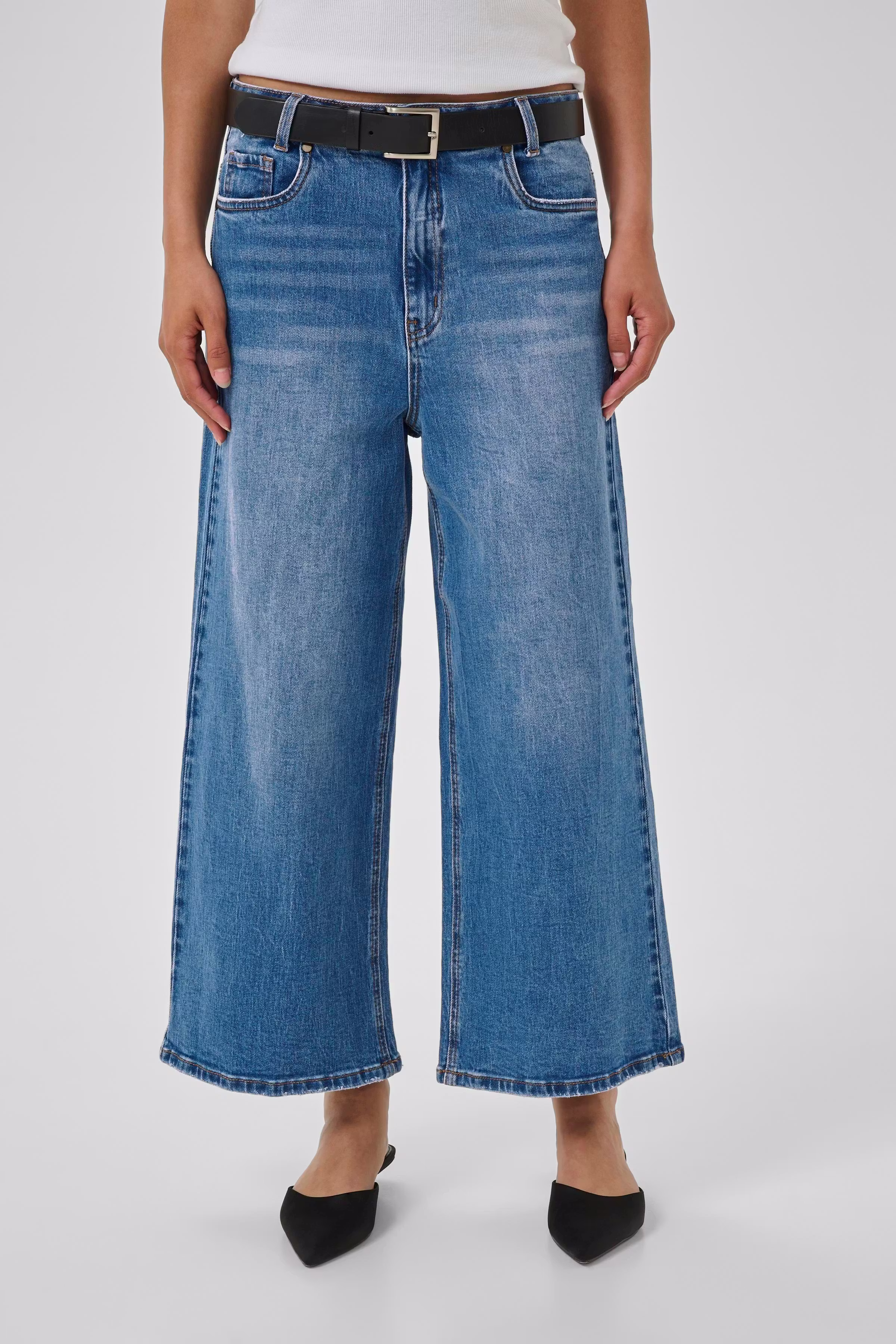 MWAlma X-Wide Jeans LOOKBOOK FRONT 10705258-100053