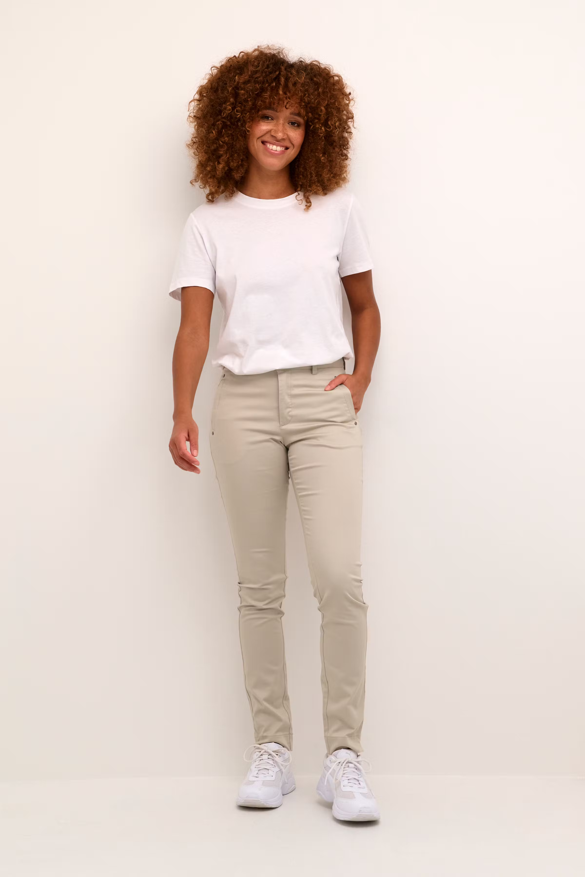 KAlea Bukser LOOKBOOK FRONT 10508120-151305