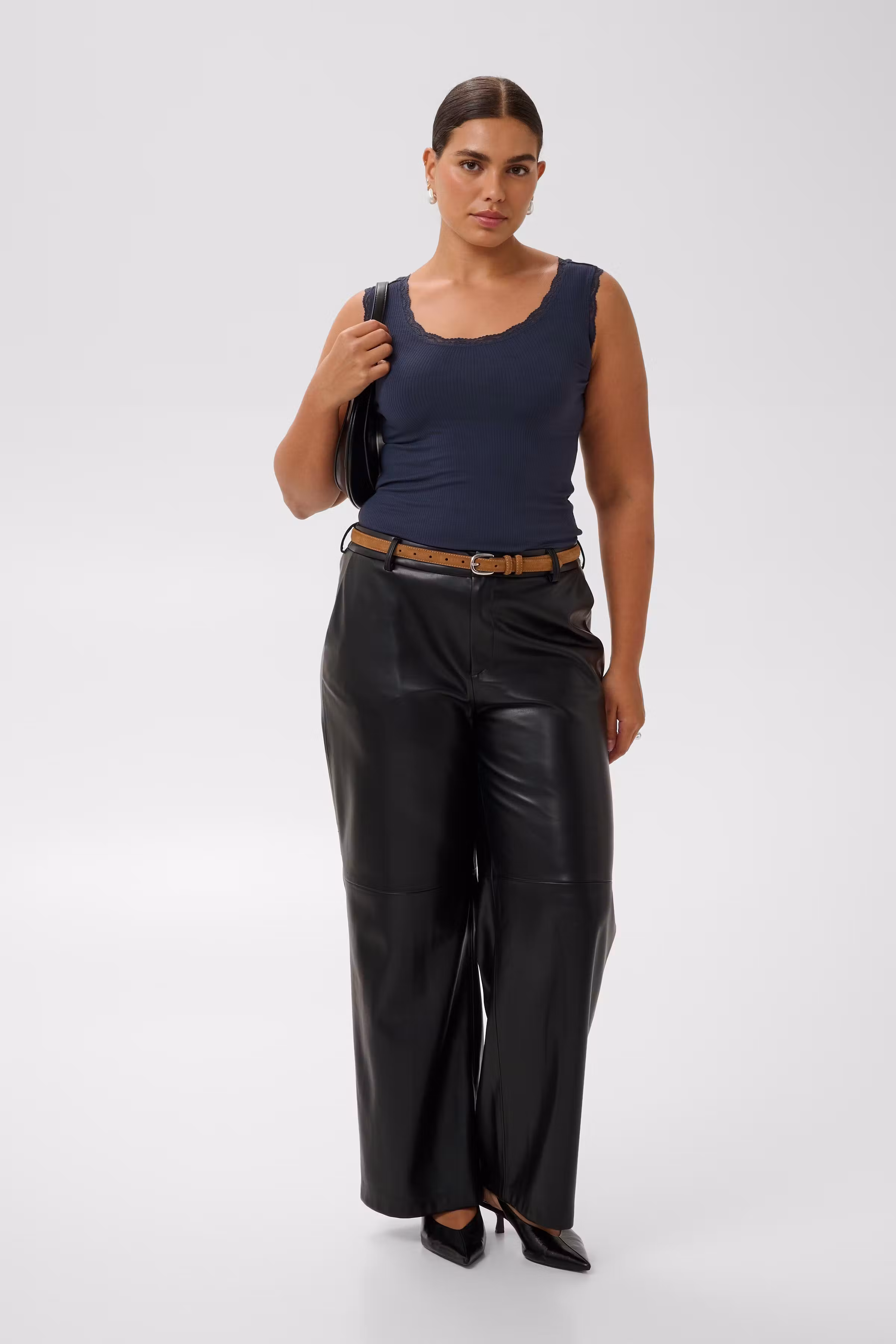 KComia Top LOOKBOOK FRONT 10583468-193927