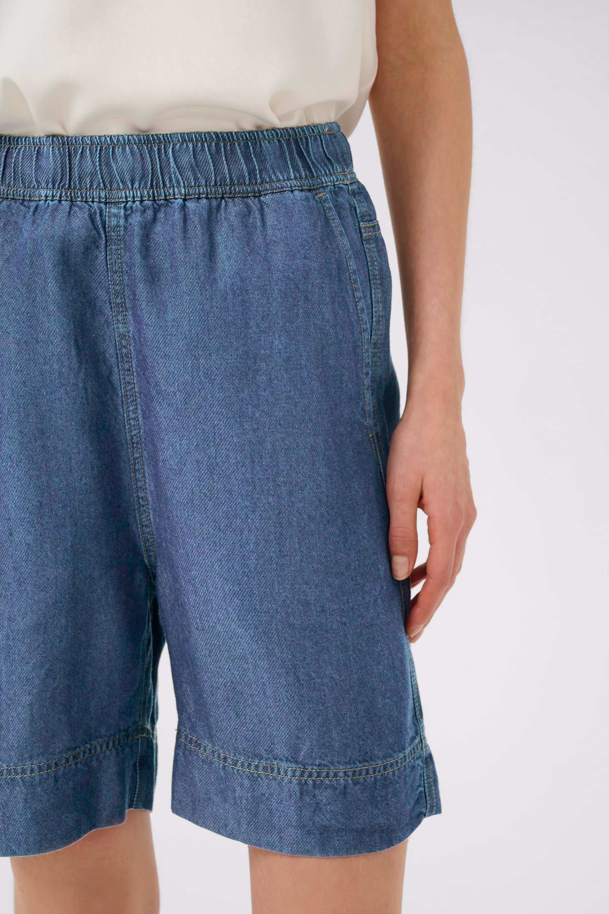 RachelIW Shorts LOOKBOOK DETAIL 30110312-301979