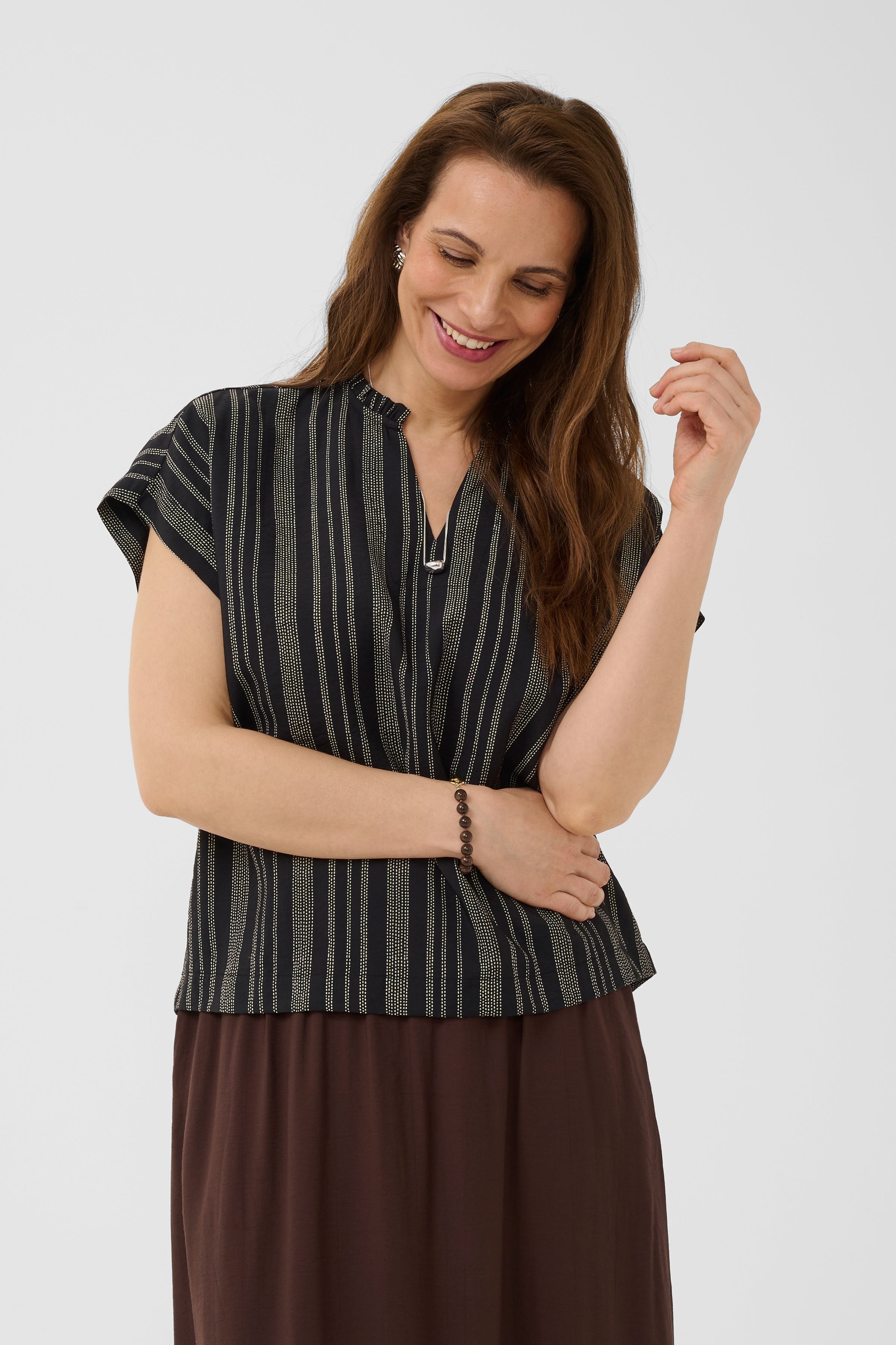 BPkora Blouse LOOKBOOK FRONT 40200193-109993