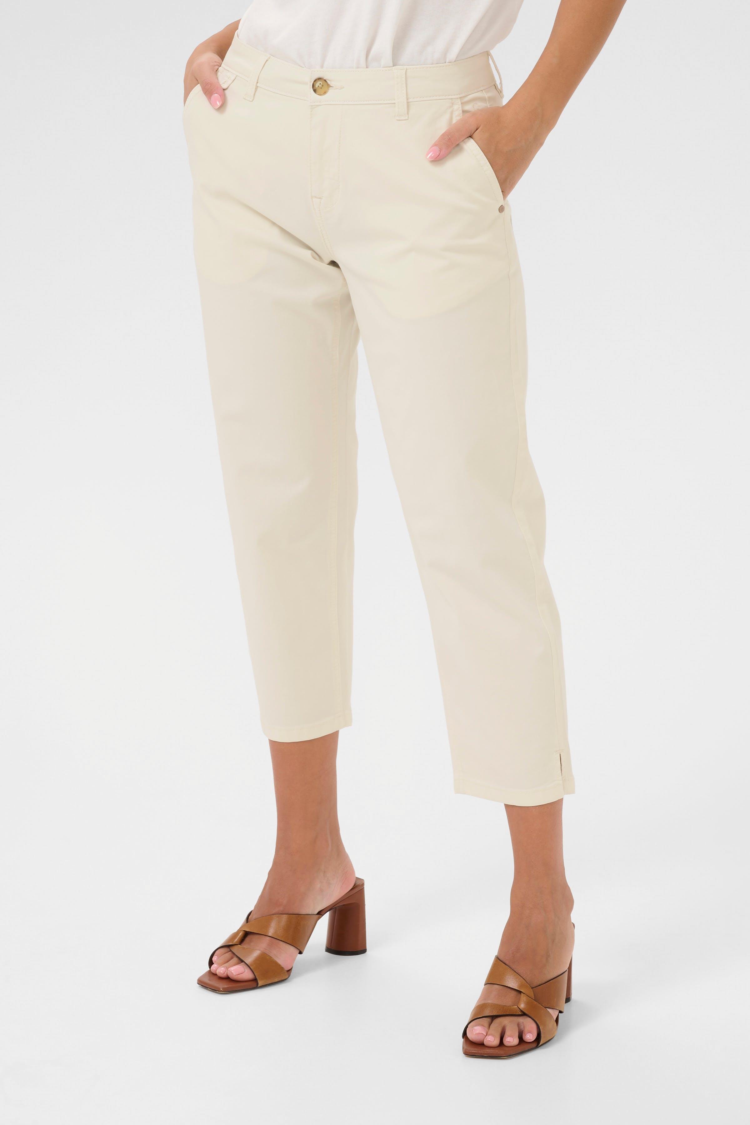 CRBerta Caprihose LOOKBOOK FRONT 10613651-125202