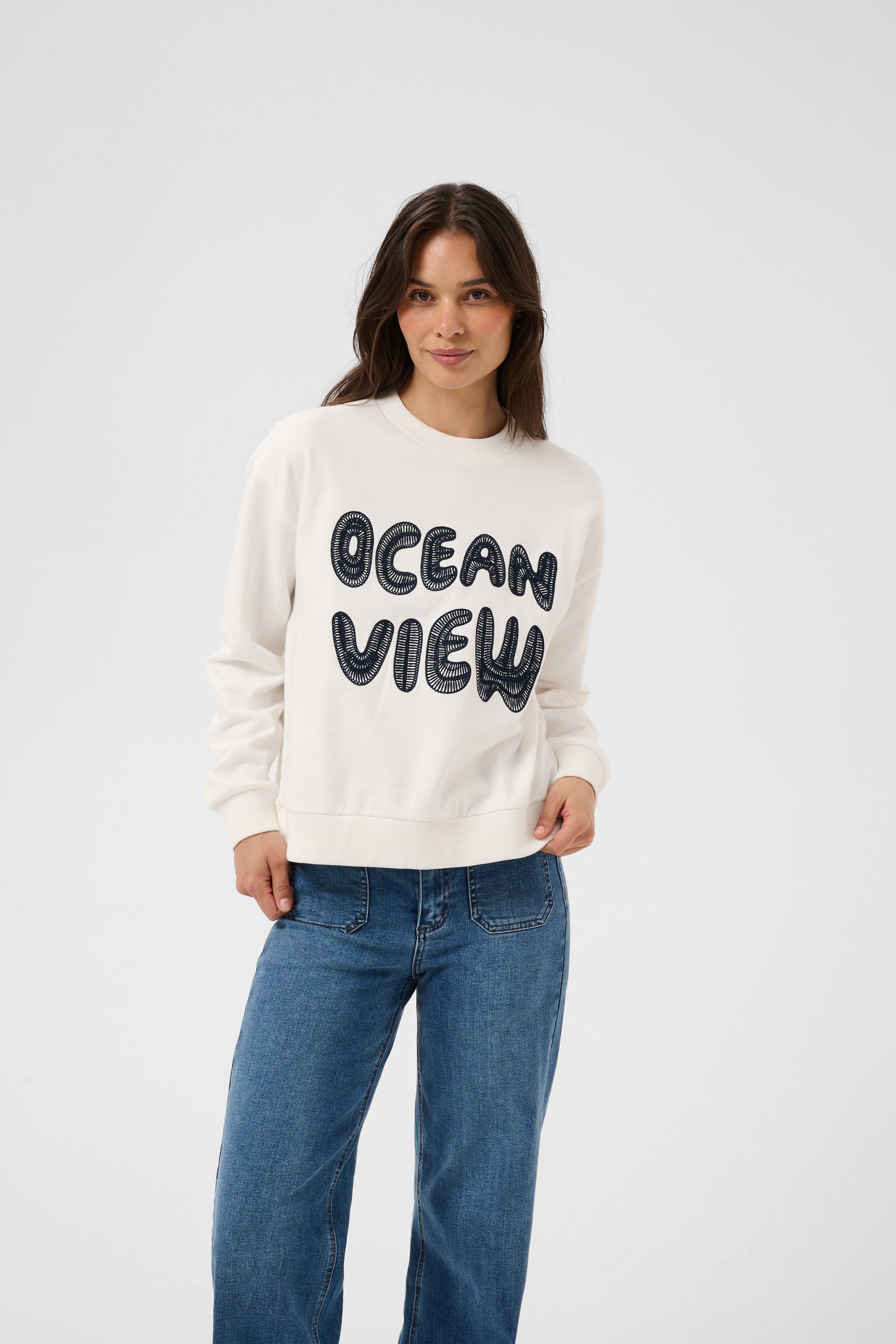 KAlili Sweatshirt LOOKBOOK FRONT 10511712-110602