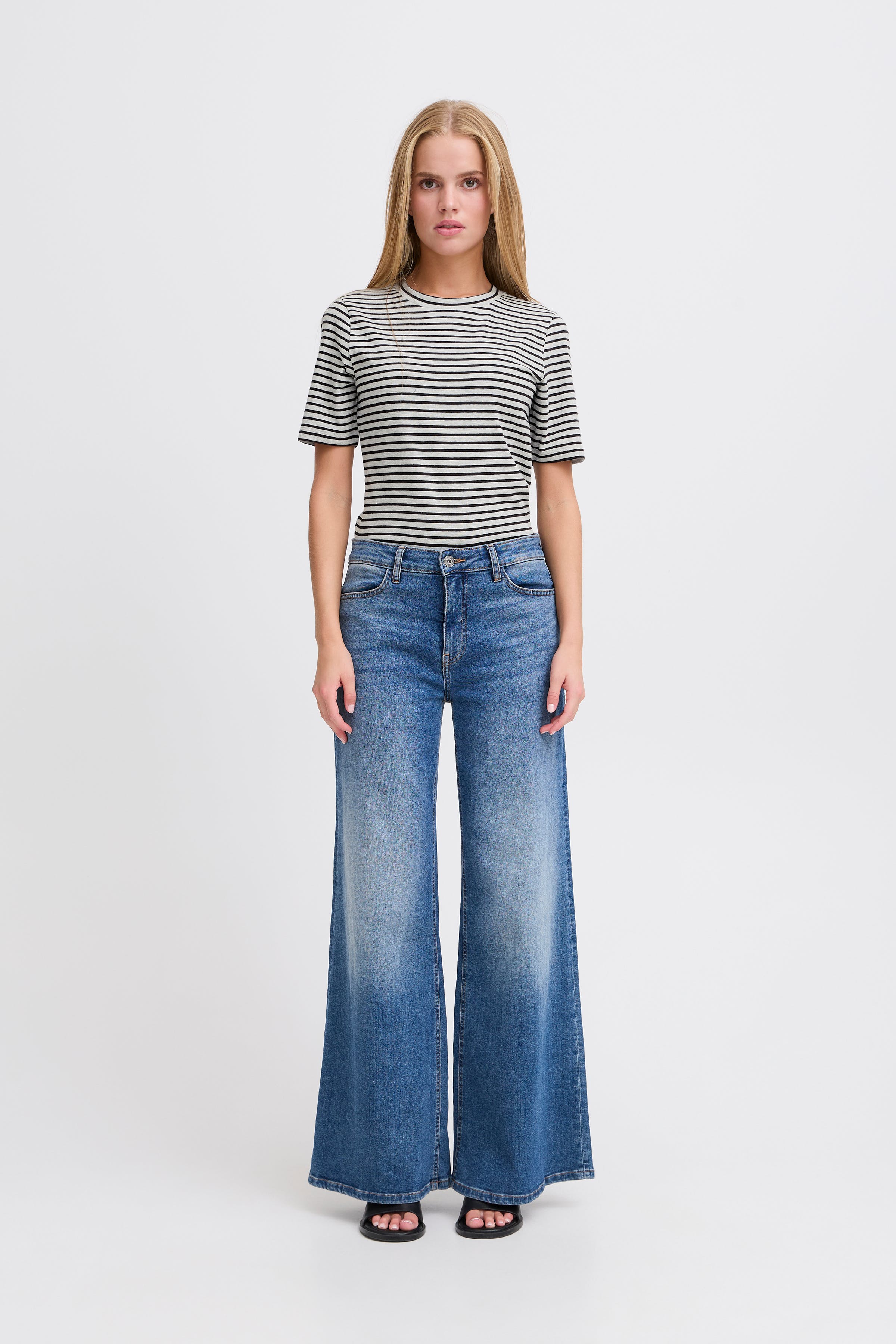 IHMIRA T-shirt LOOKBOOK FRONT 20122522-204128