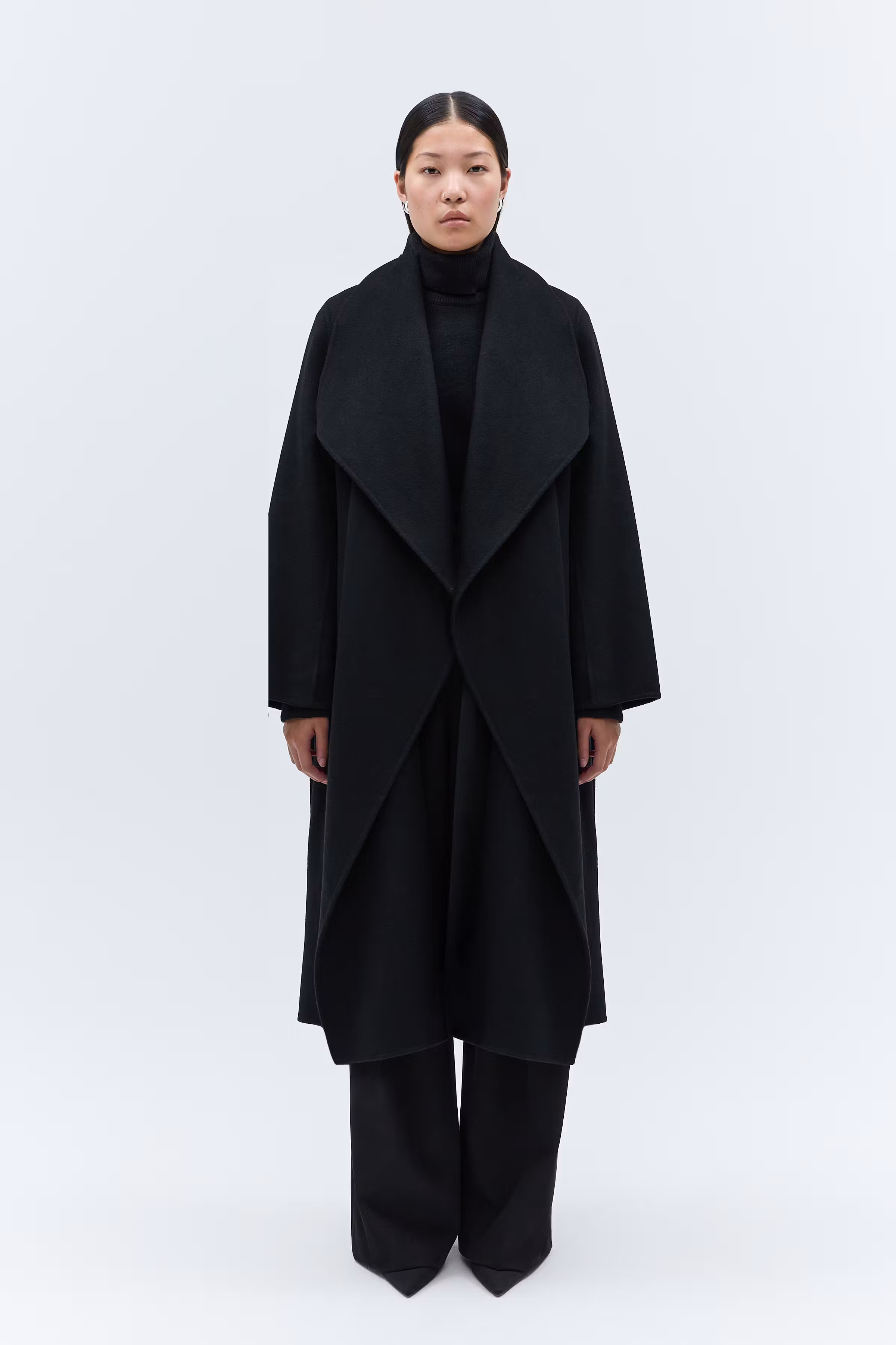 IOCARRIE ROSE Coat LOOKBOOK FRONT 30600562-BK999