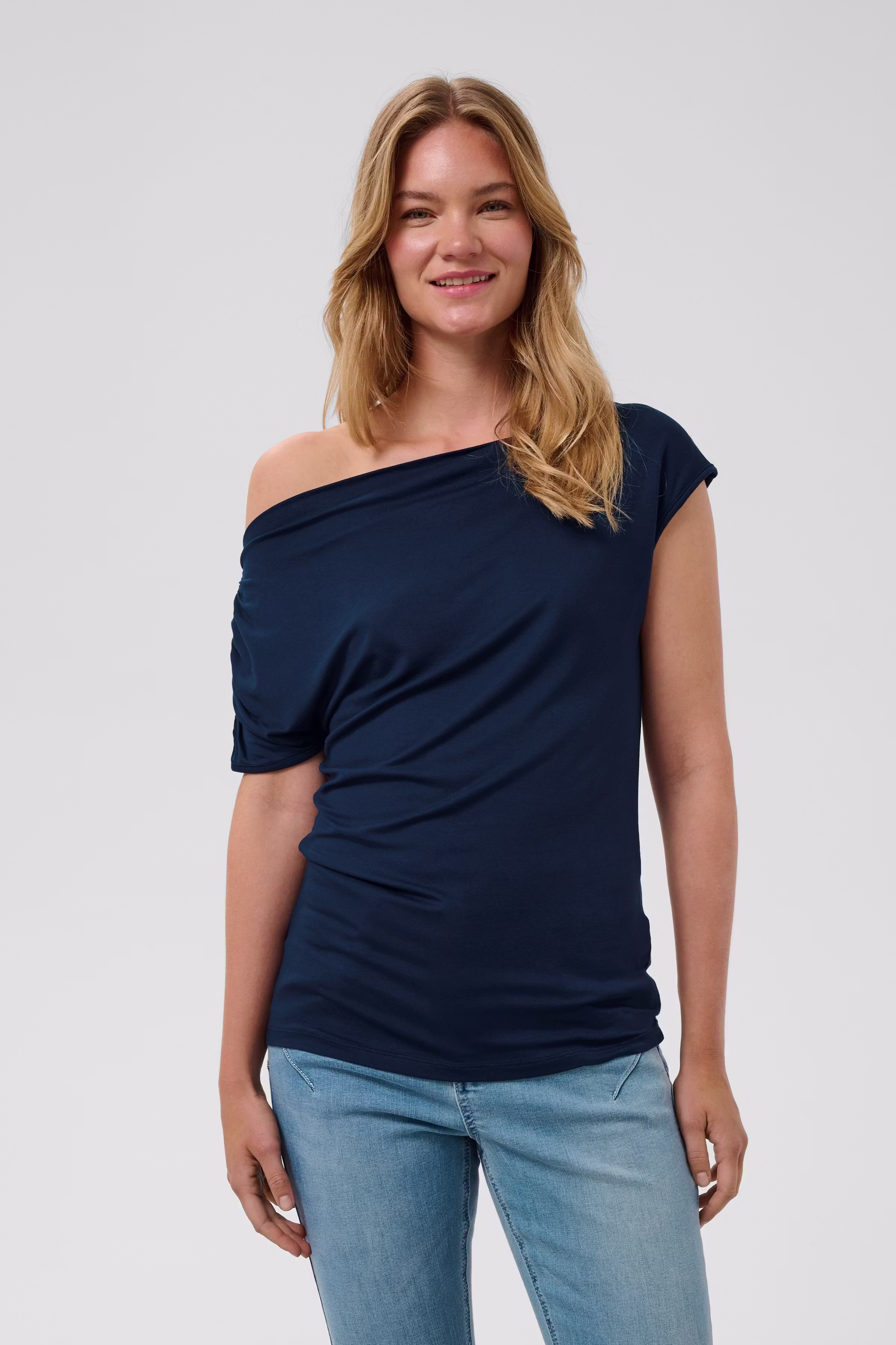 CRSonya Top LOOKBOOK FRONT 10615791-193923