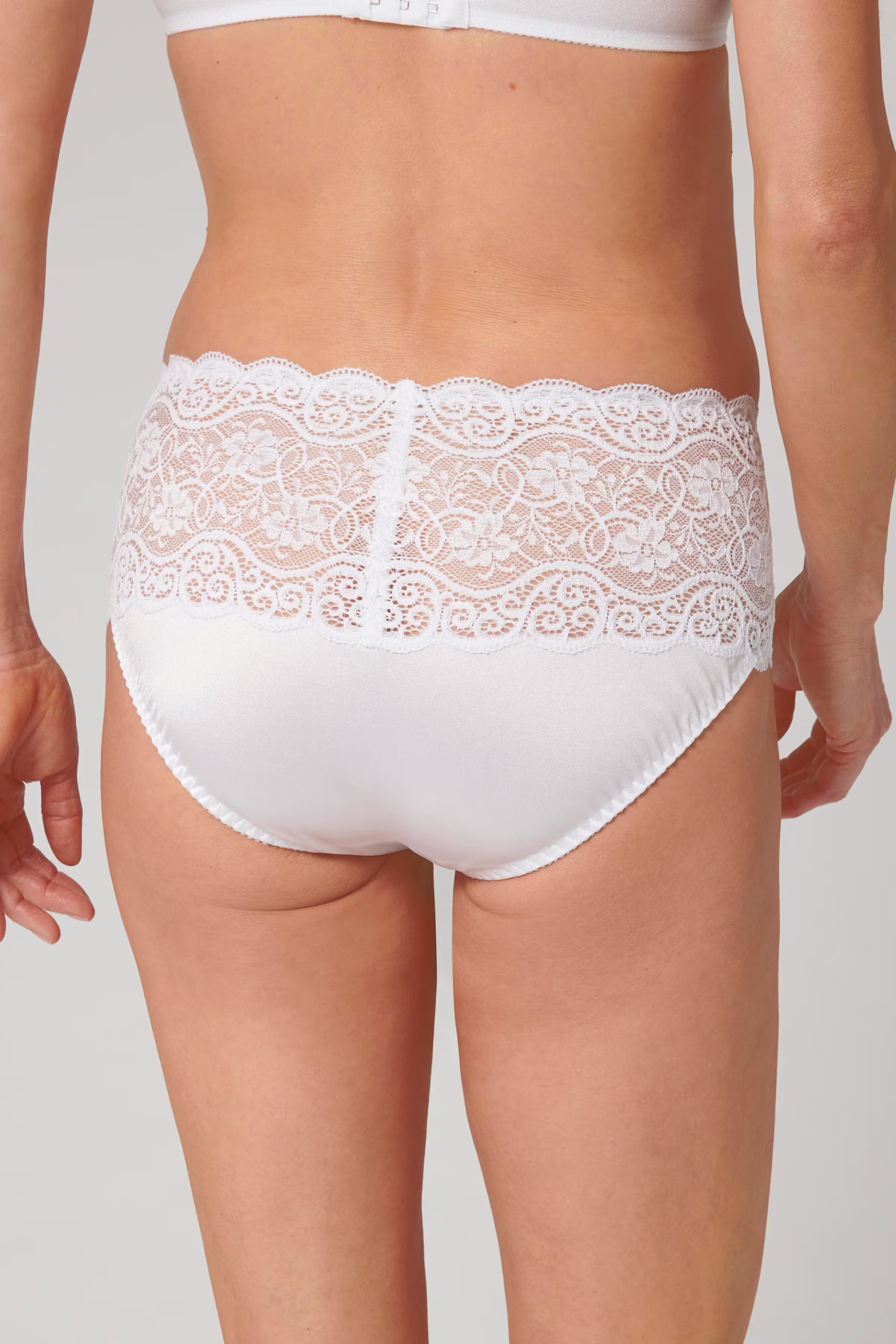 Amourette Trusser LOOKBOOK BACK 40500004-T0003