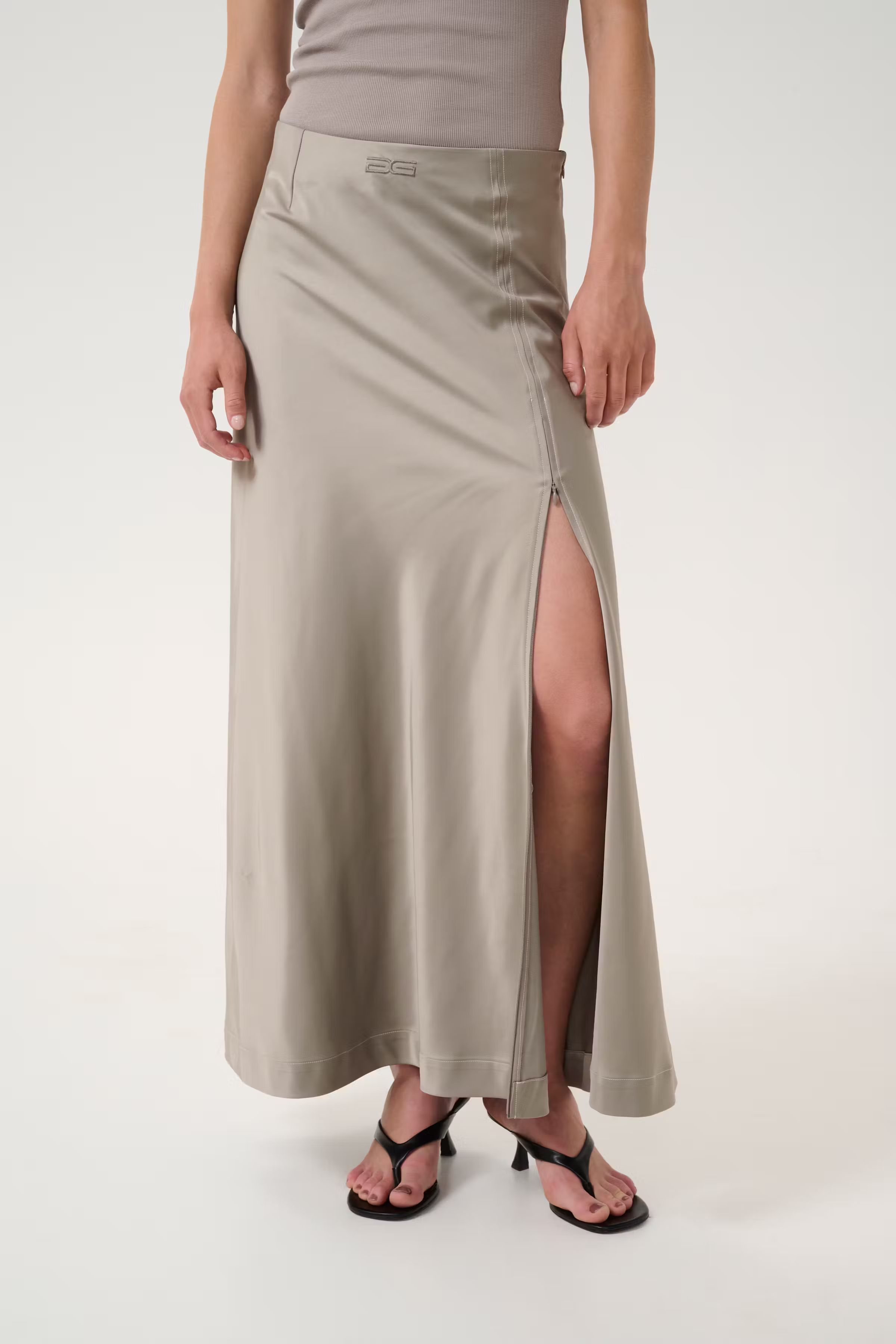 GZkhava Skirt LOOKBOOK FRONT 10909881-170207