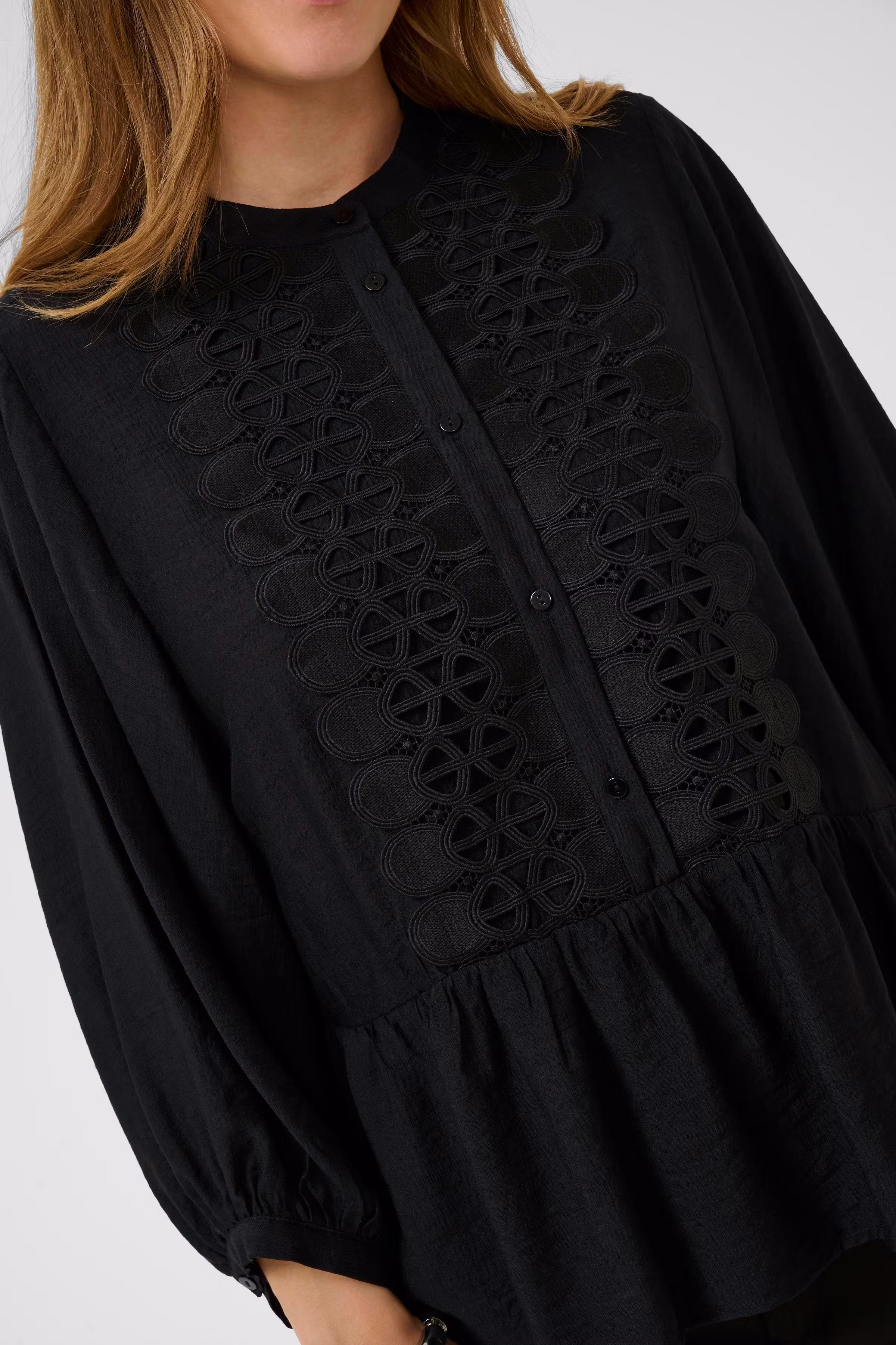 CUurta Blus LOOKBOOK DETAIL 50112492-500012