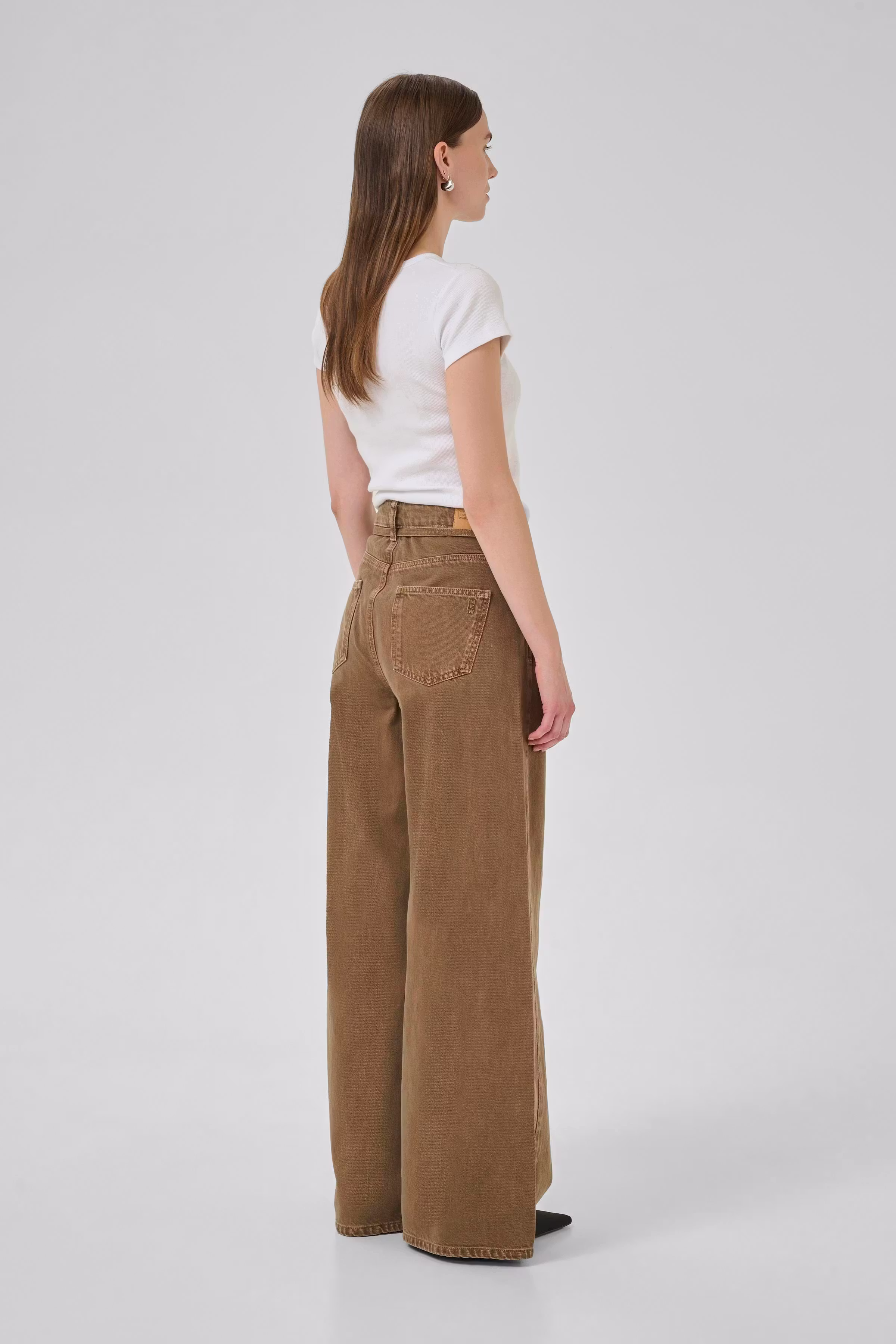 MWKaro X-Wide Jeans LOOKBOOK BACK 10705303-108483