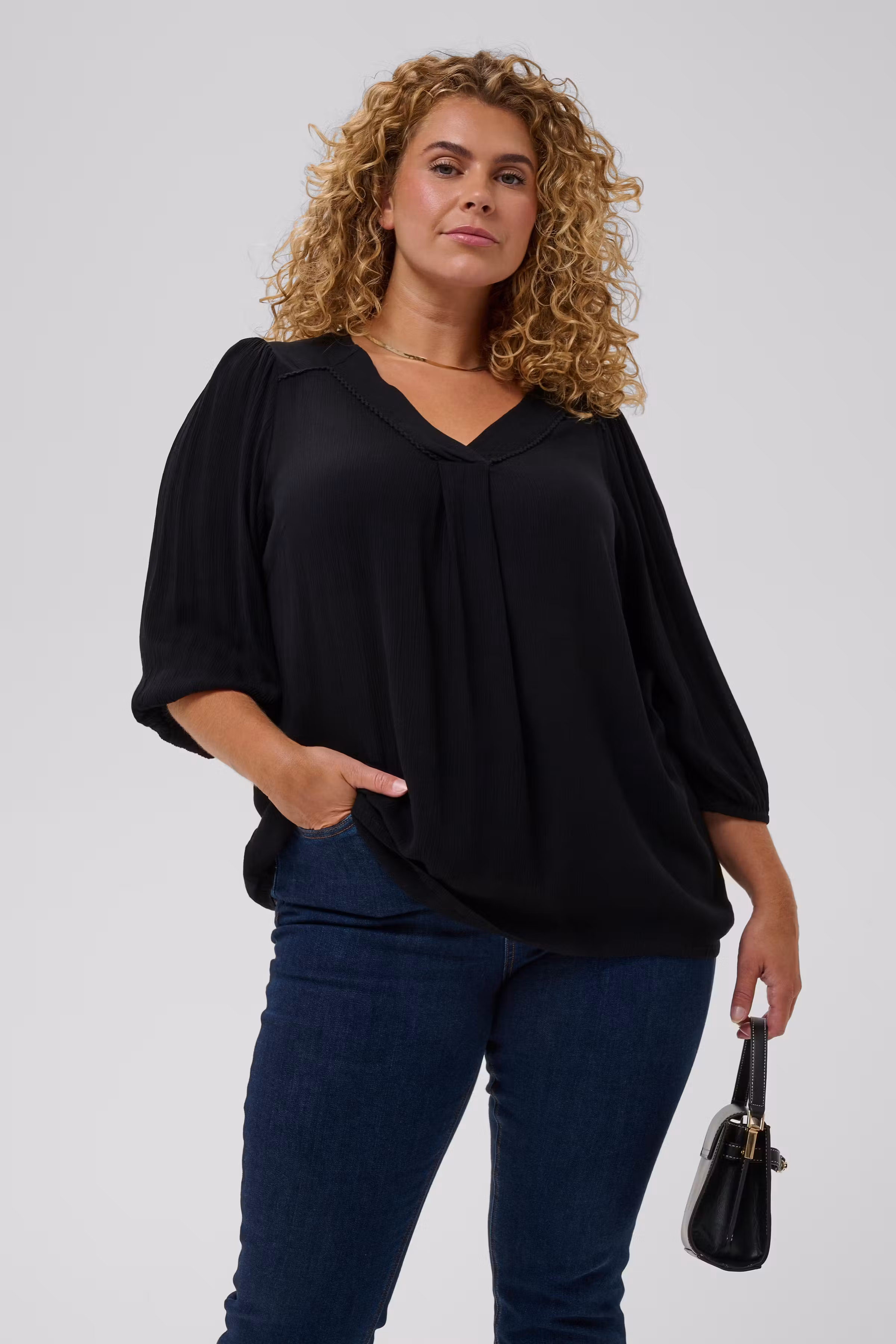 KCfika Bluse LOOKBOOK FRONT 10584200-100121