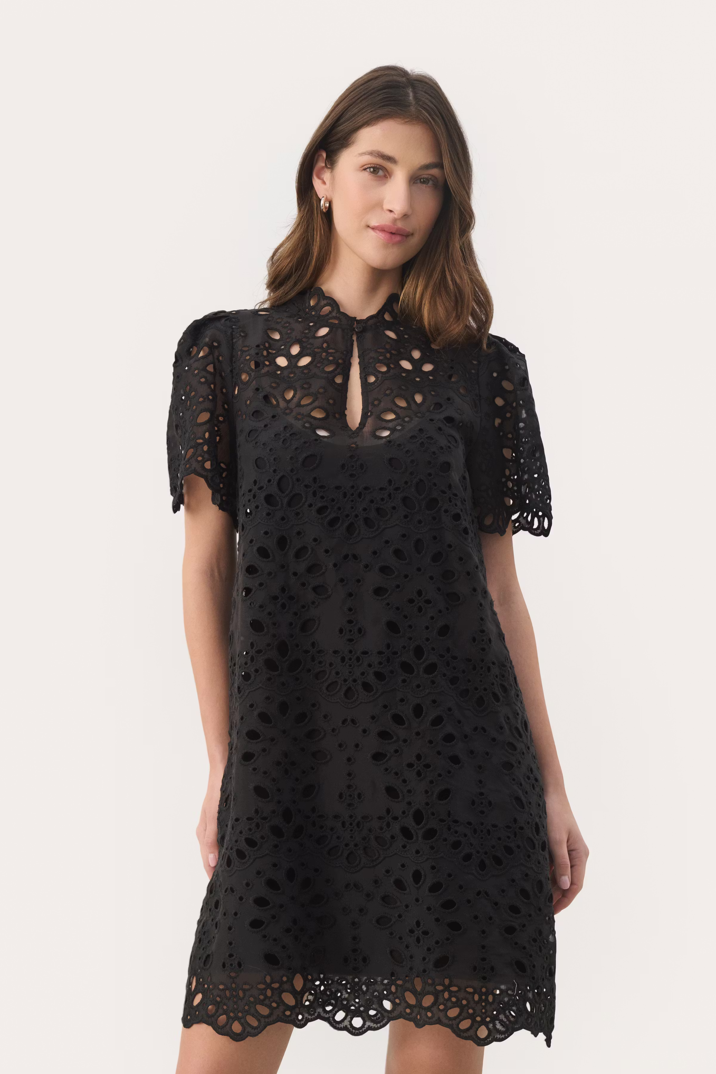 GebellaPW Korte kanten jurk LOOKBOOK FRONT 30308616-194008