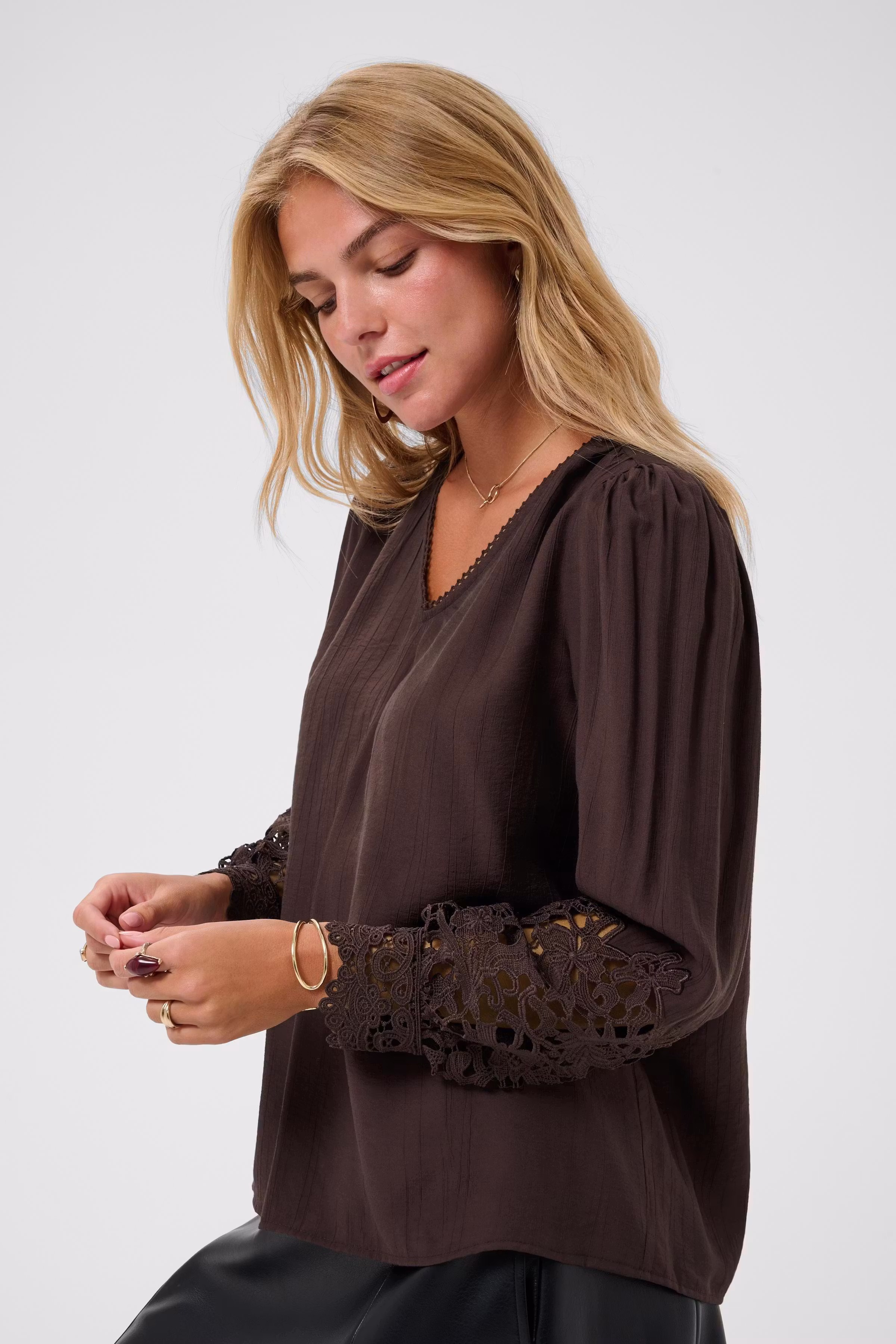 CRTina Blouse LOOKBOOK DETAIL 10614427-191016