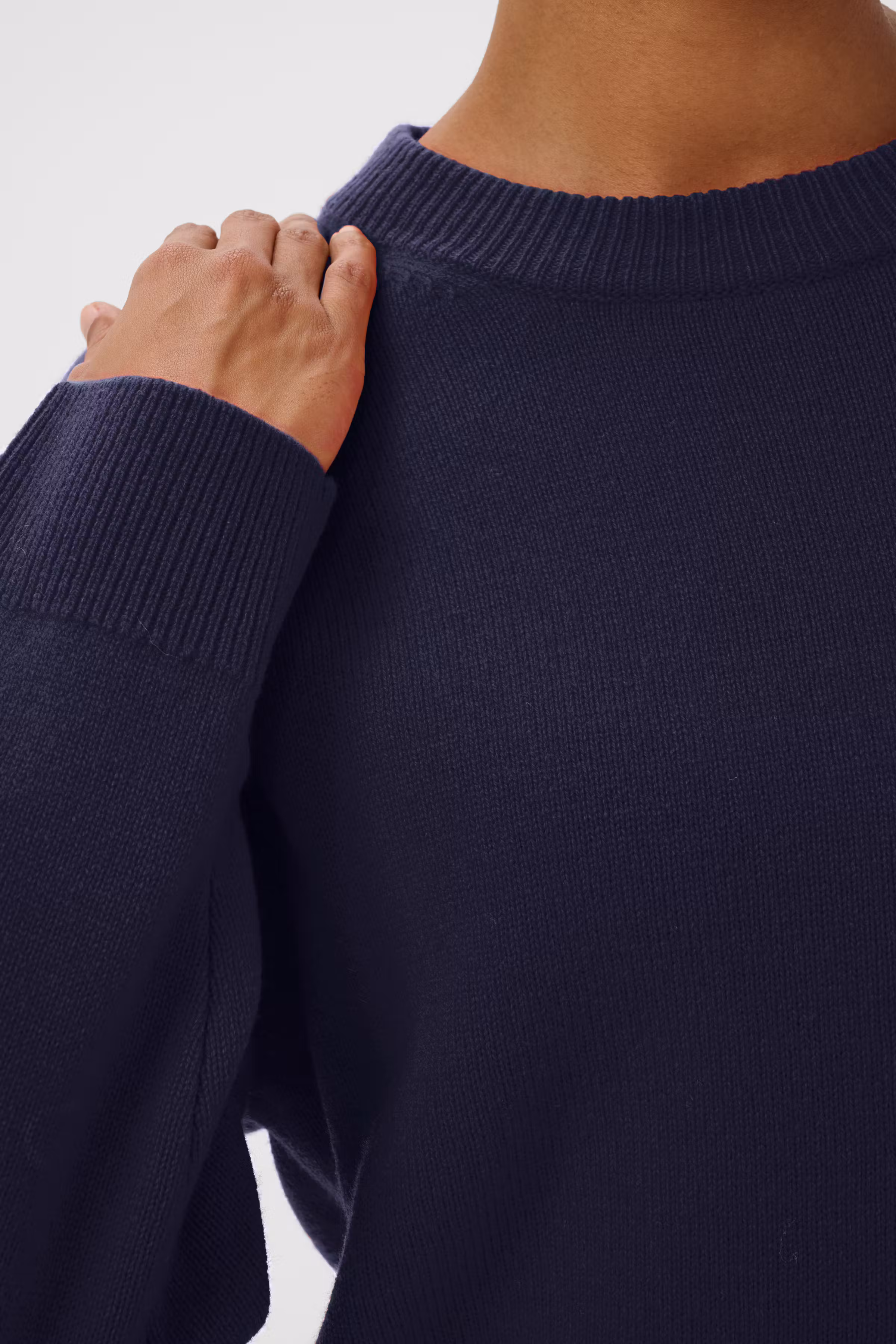 SorayaPW Pullover LOOKBOOK DETAIL 30311118-193924