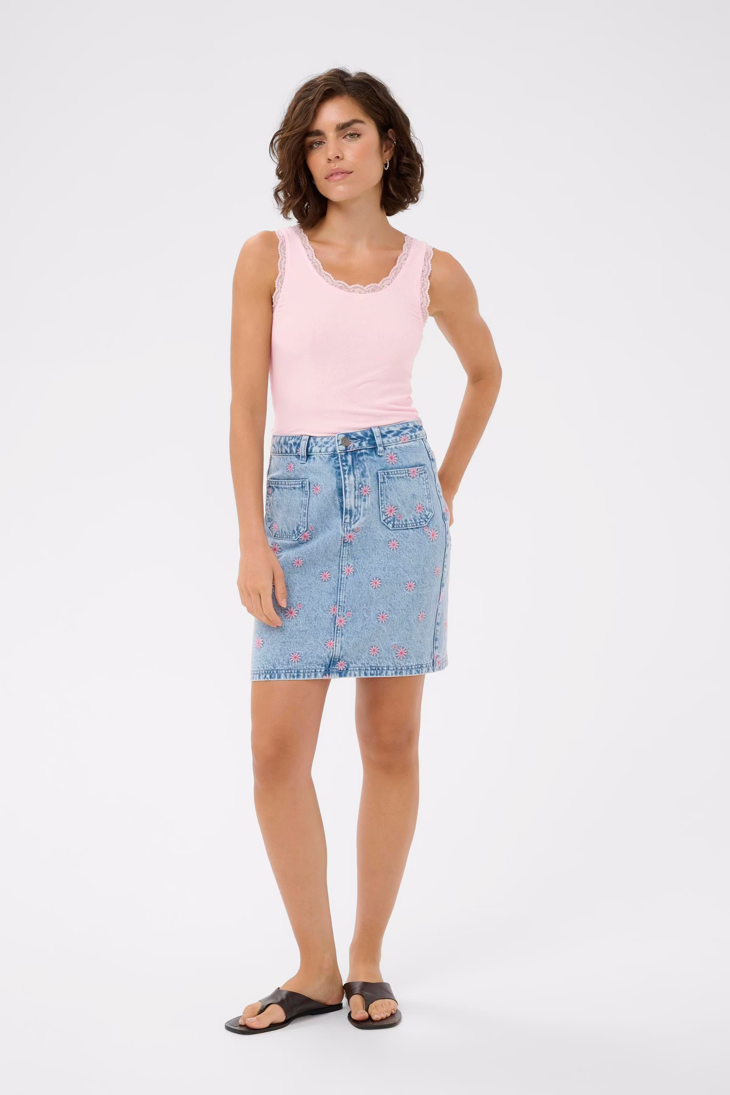 KAomi T-shirt LOOKBOOK FRONT 10510143-132807