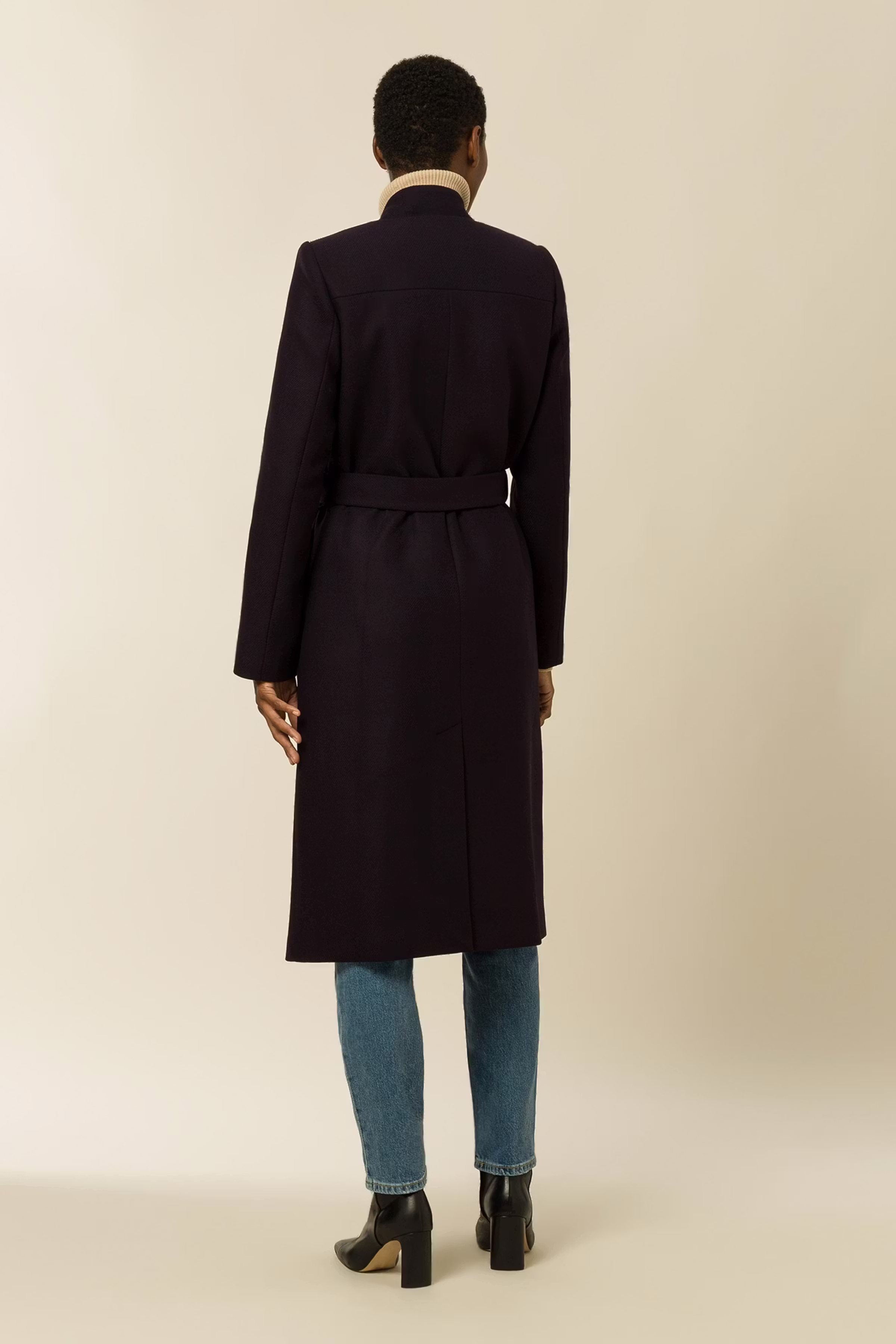 CHRISTINA Coat LOOKBOOK BACK 30600210-BK999