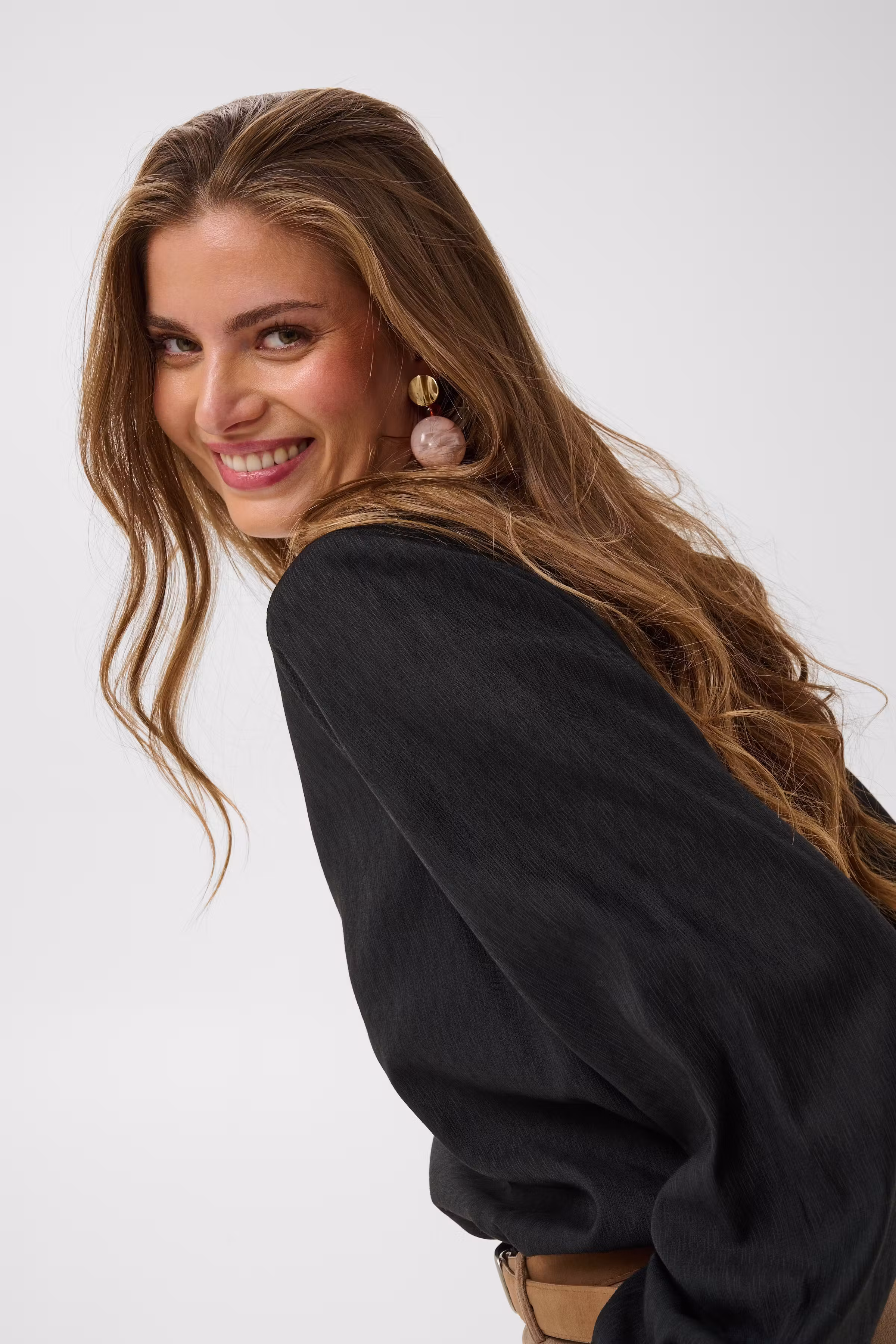 CRTrina Blouse LOOKBOOK DETAIL 10615869-100120