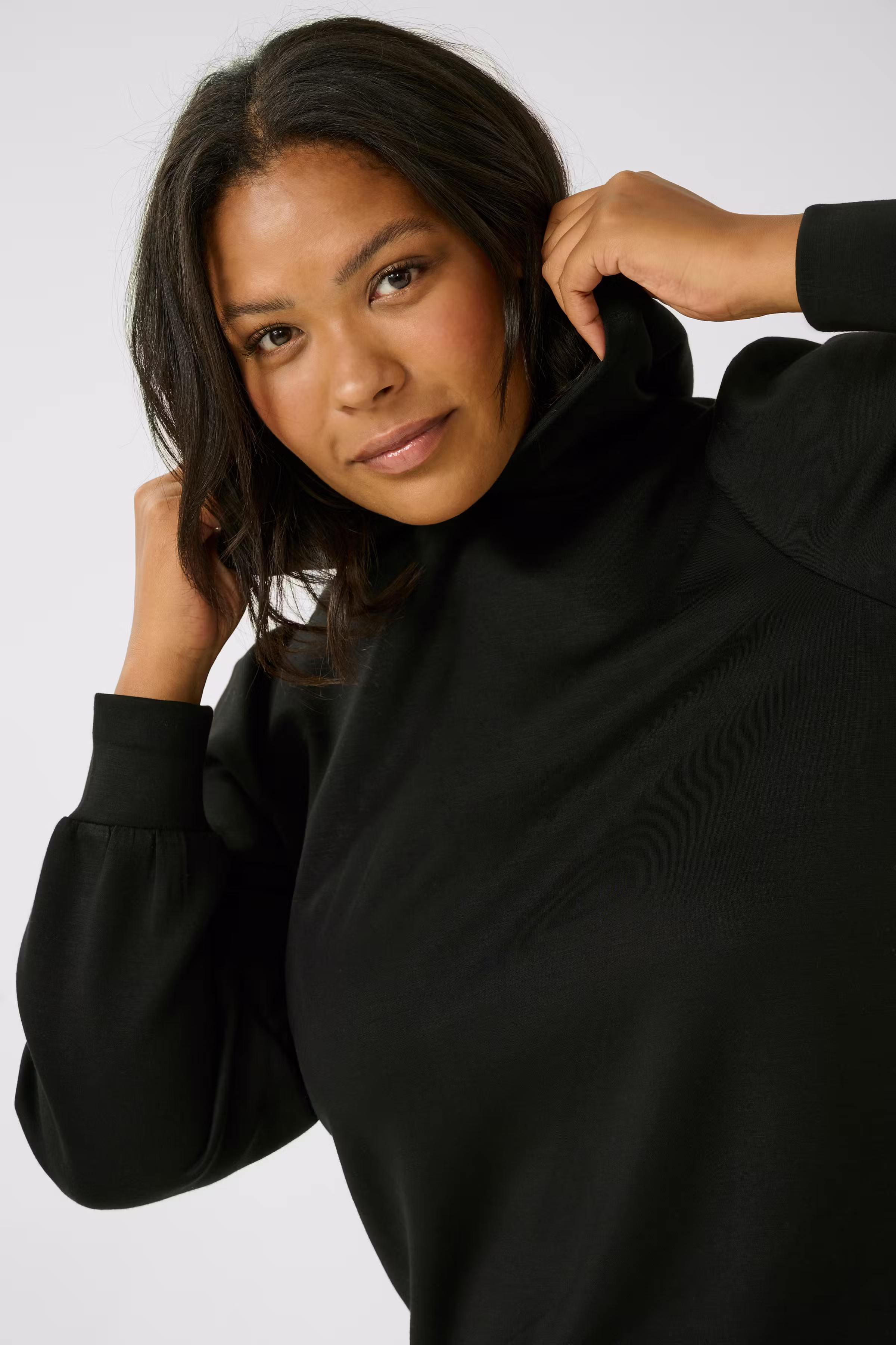 KCaprila Sweatshirt LOOKBOOK DETAIL 10583173-100121