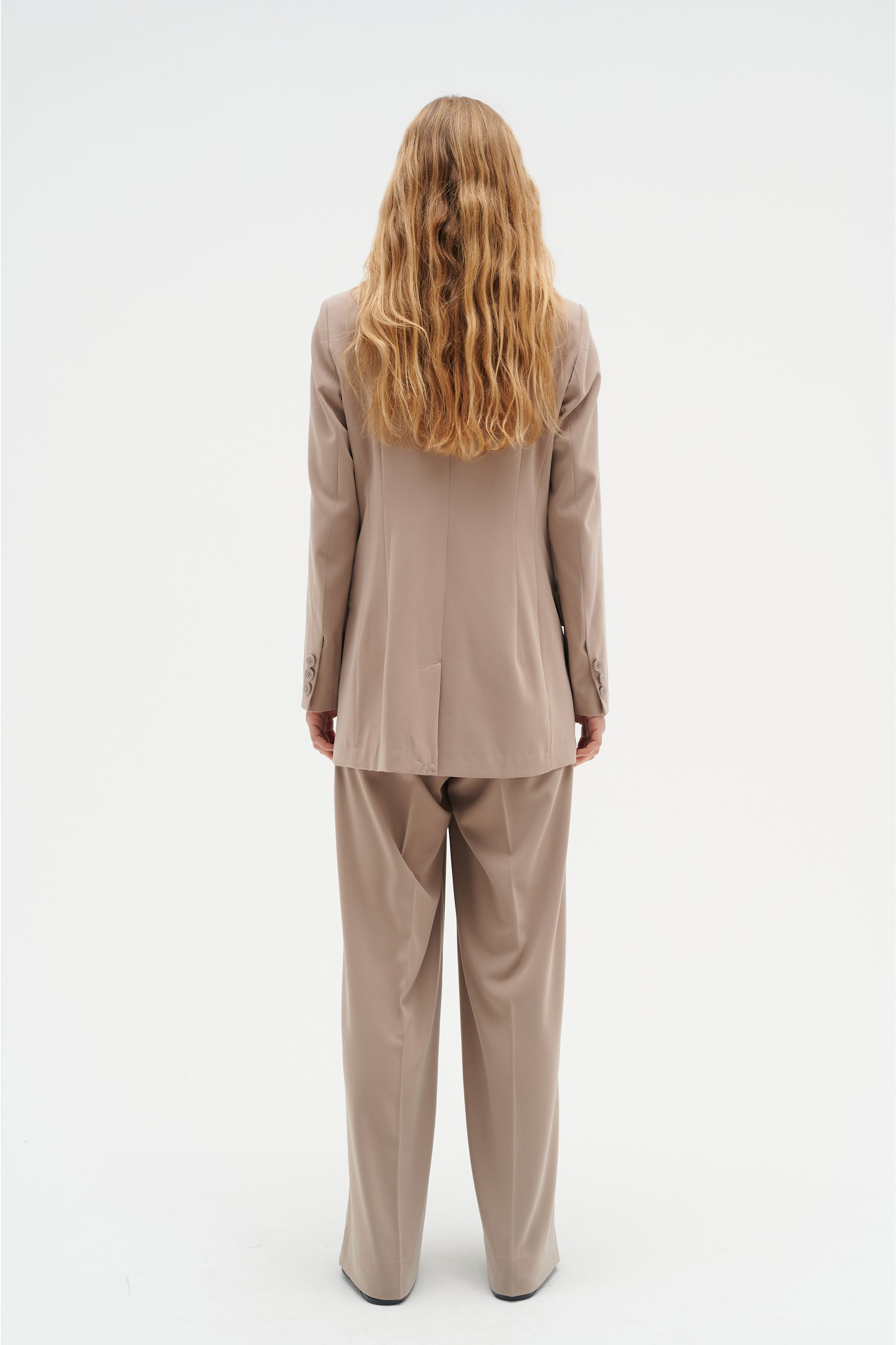 AdianIW Blazer LOOKBOOK BACK 30107854-161211