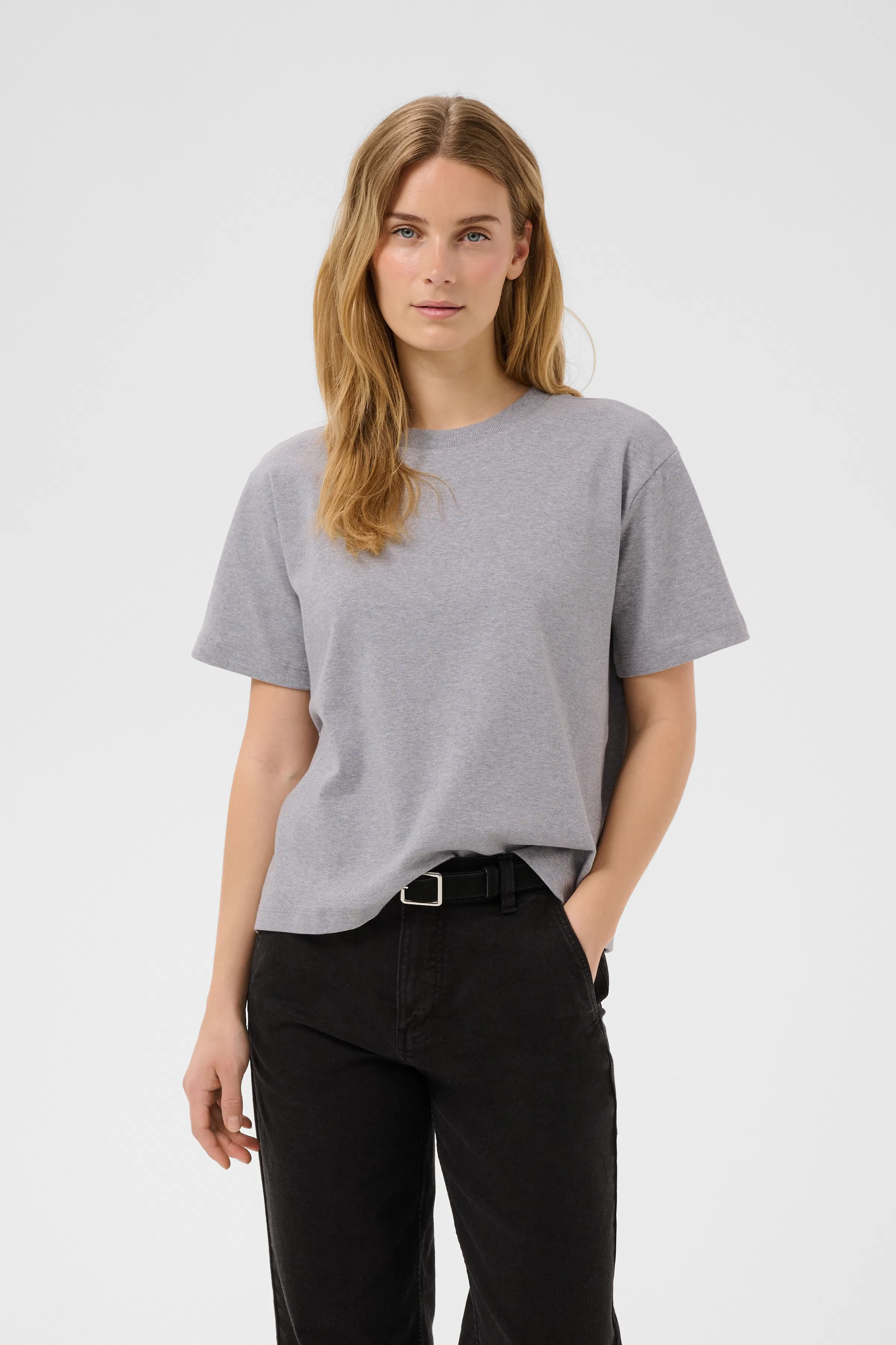 AnnePW T-shirt LOOKBOOK FRONT 30308060-304402
