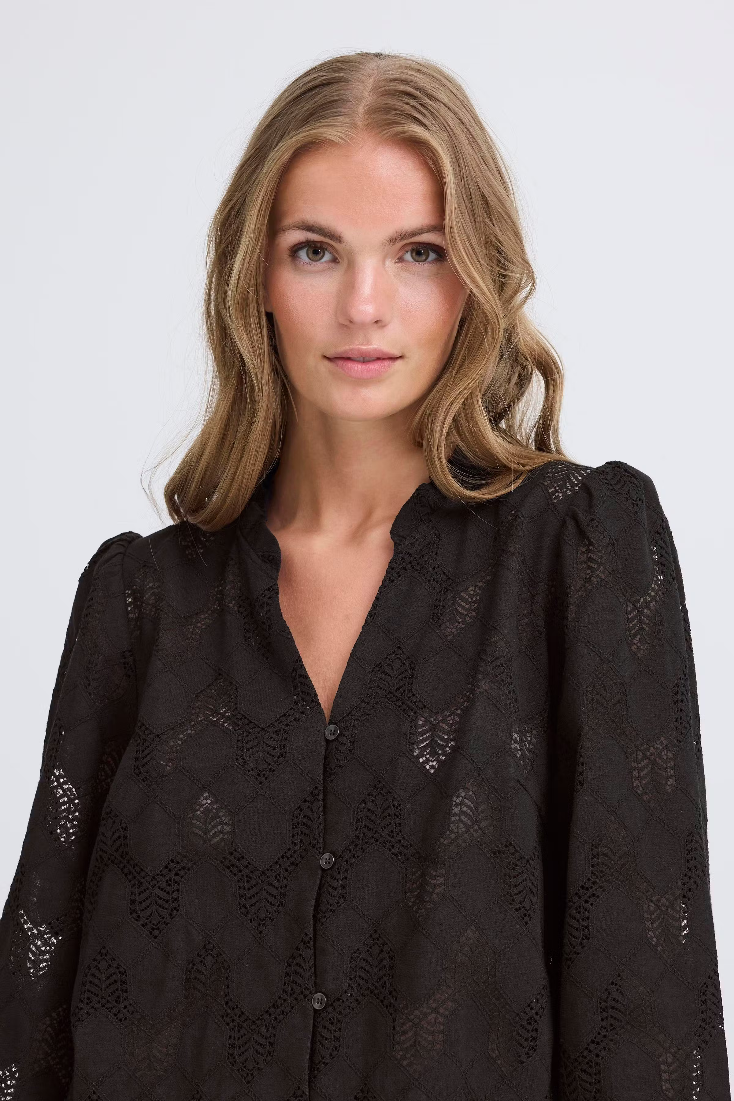 IHJUNELA Skjorte LOOKBOOK DETAIL 20124459-194008