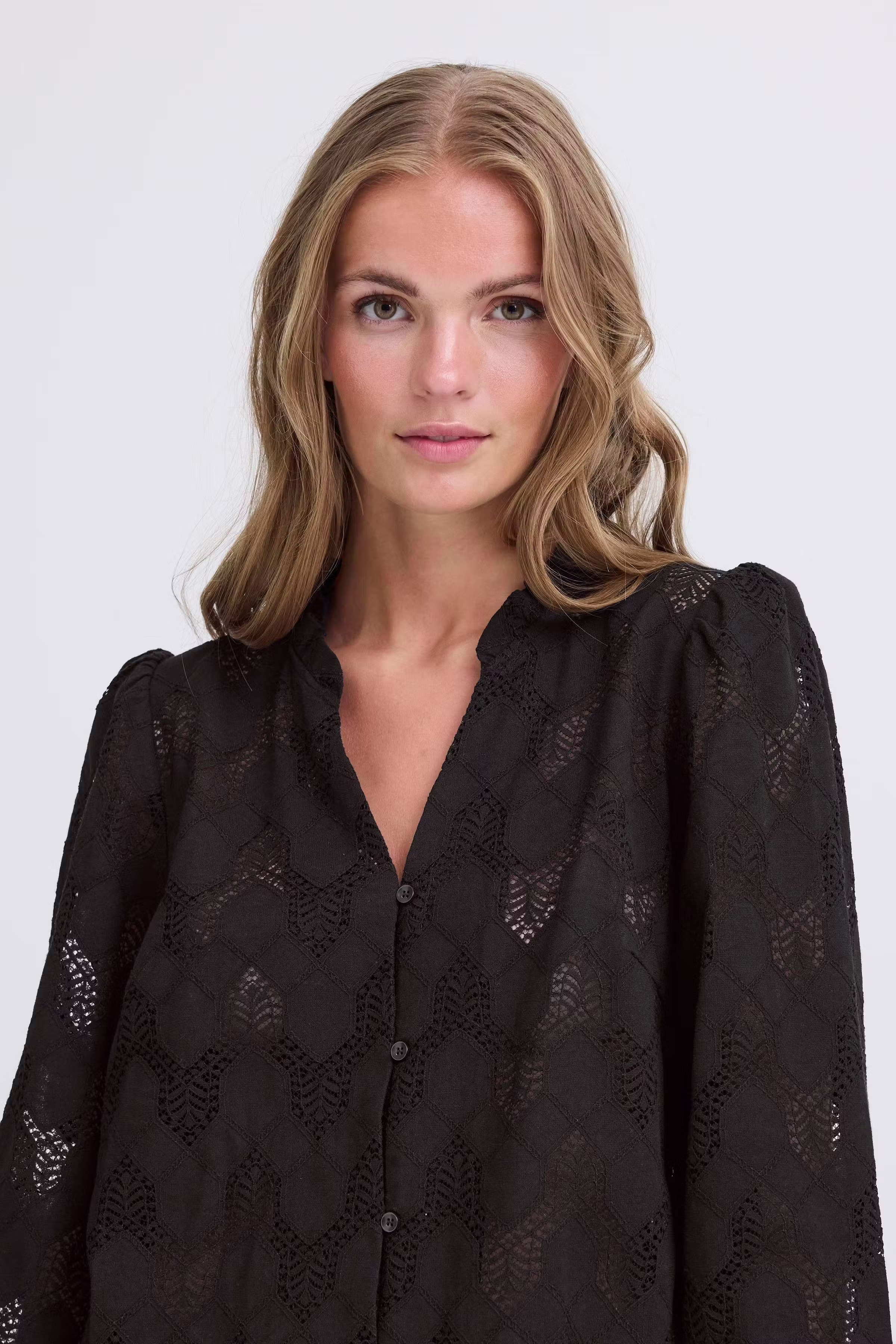 IHJUNELA Skjorte LOOKBOOK DETAIL 20124459-194008
