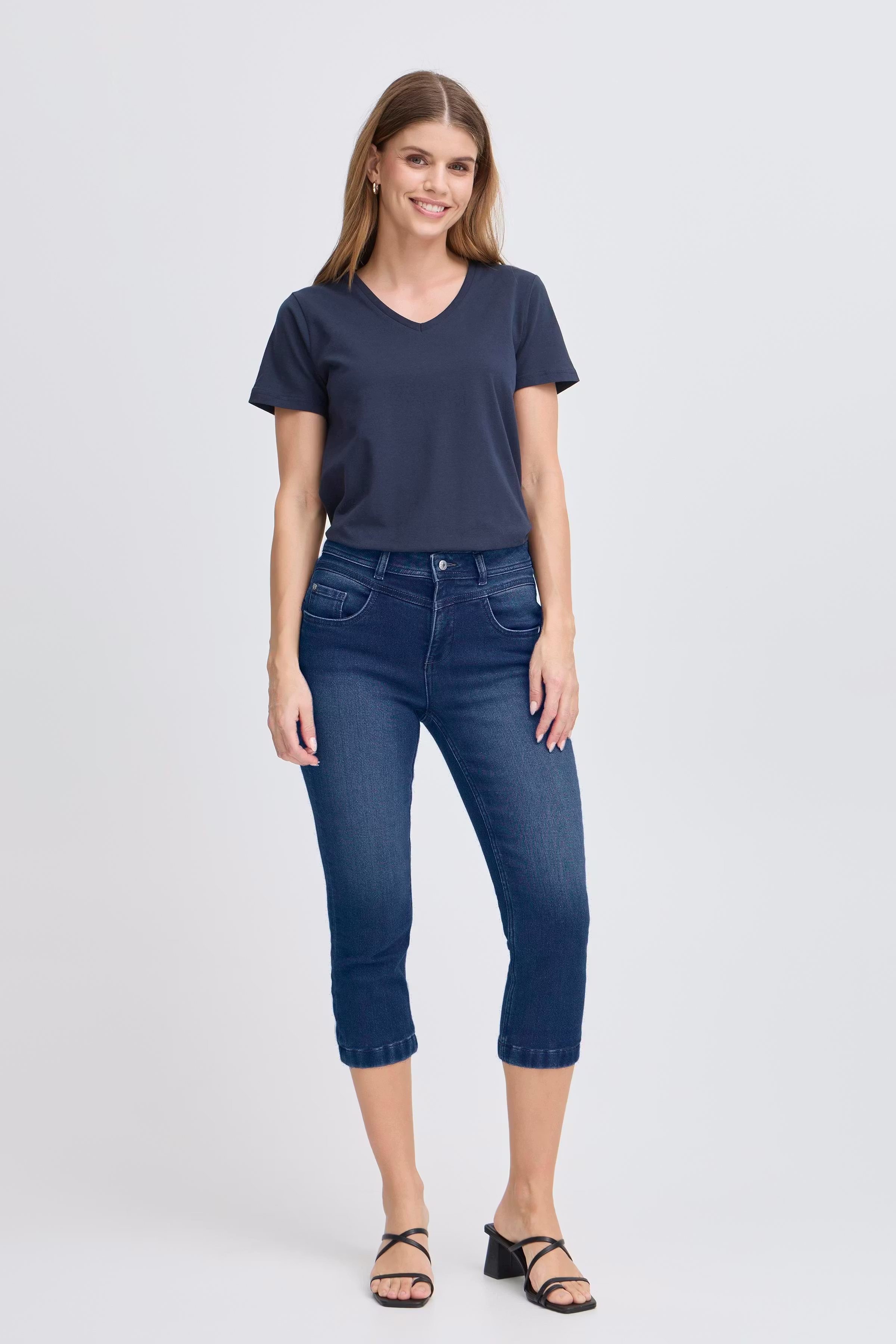 FRVILJA Capri bukser LOOKBOOK FRONT 20616148-200988