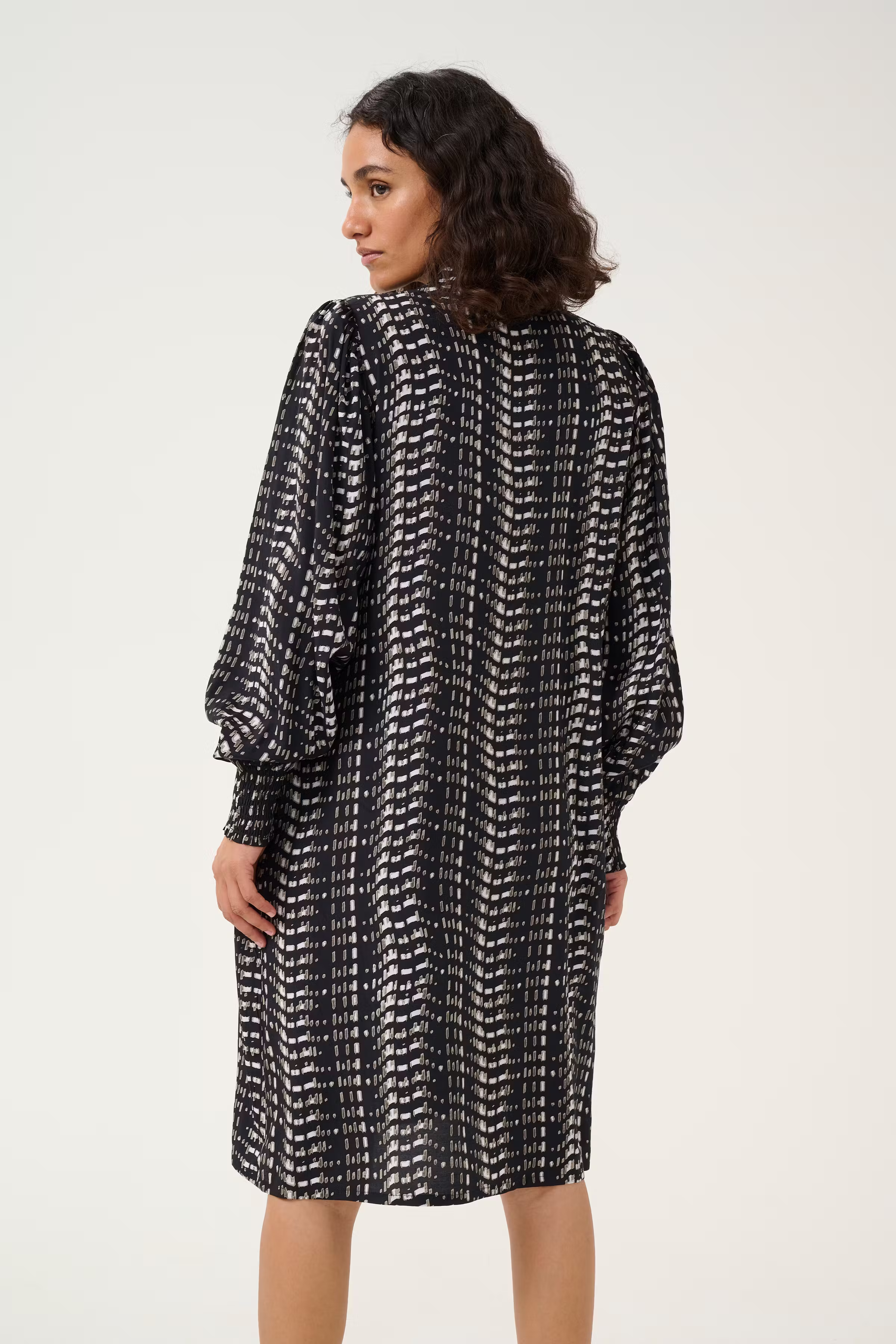 KAalice Dress LOOKBOOK BACK 10509404-106972