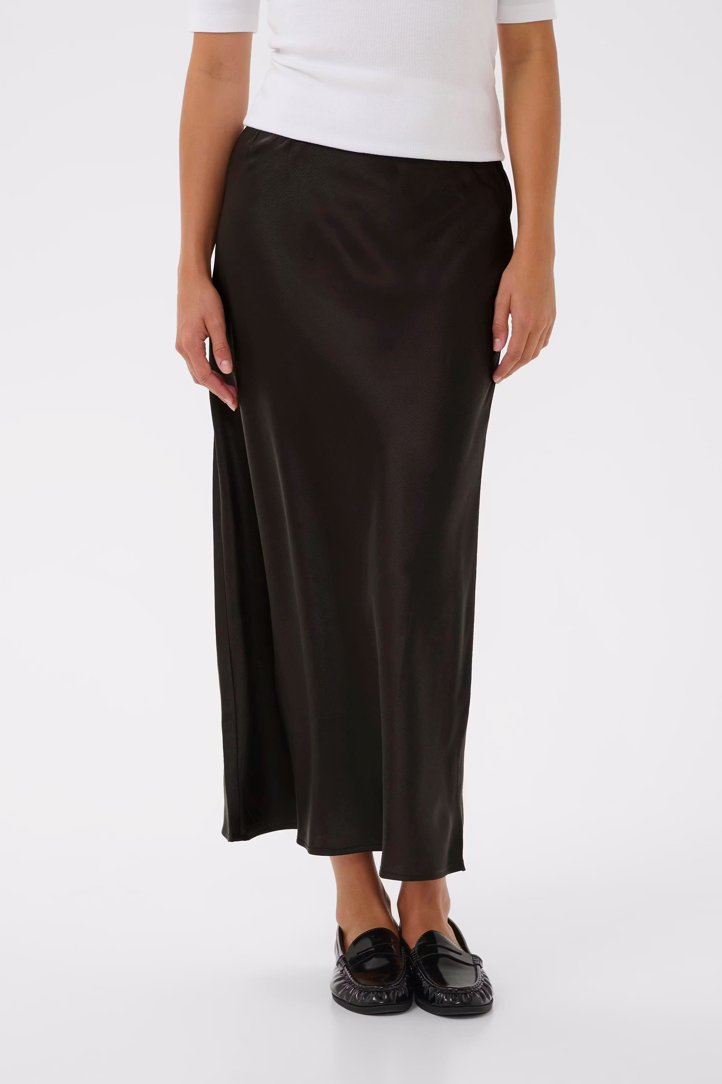 KAlotte Skjørt LOOKBOOK FRONT 10508853-191111