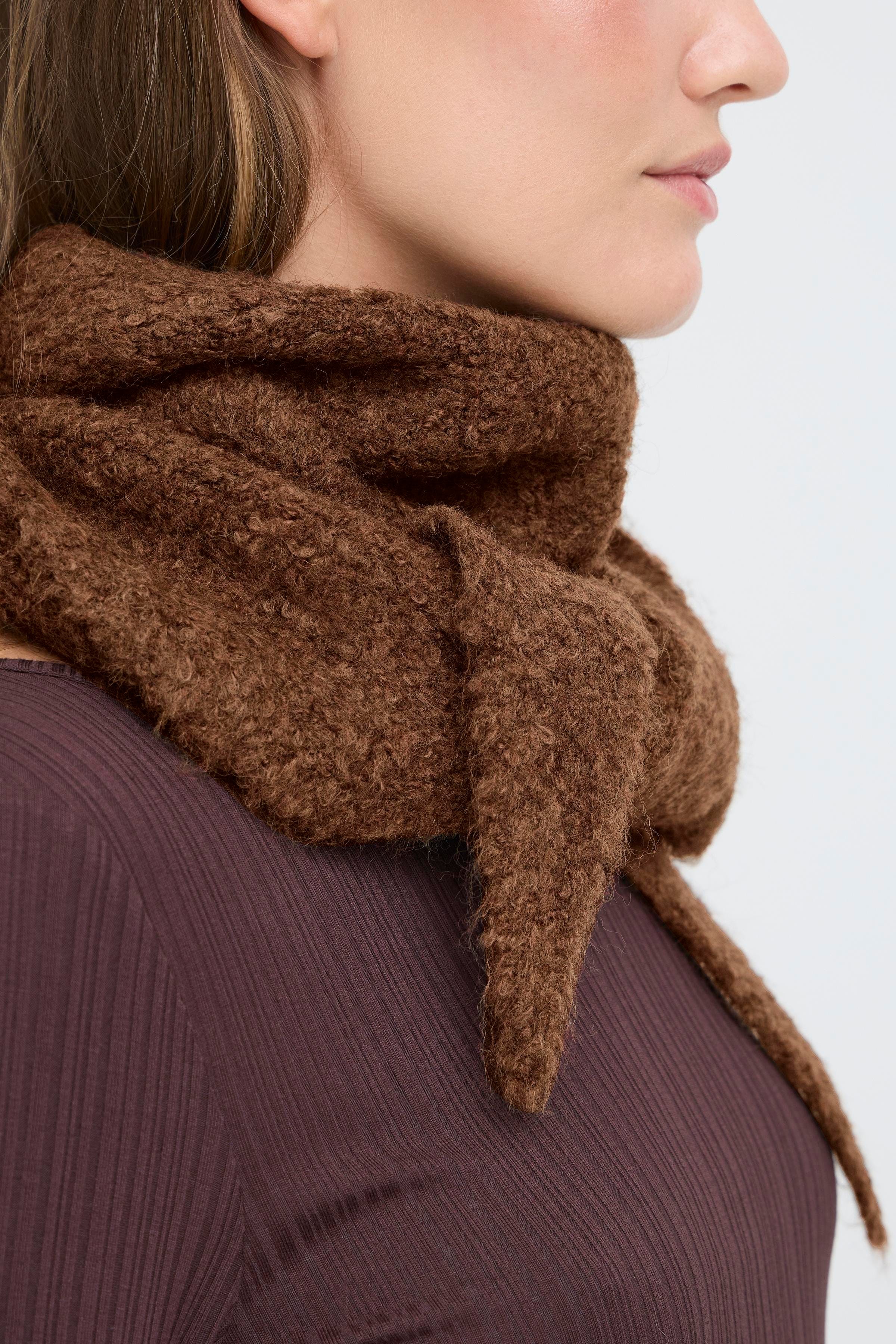 IAMAUI Scarf LOOKBOOK FRONT 20124795-190915