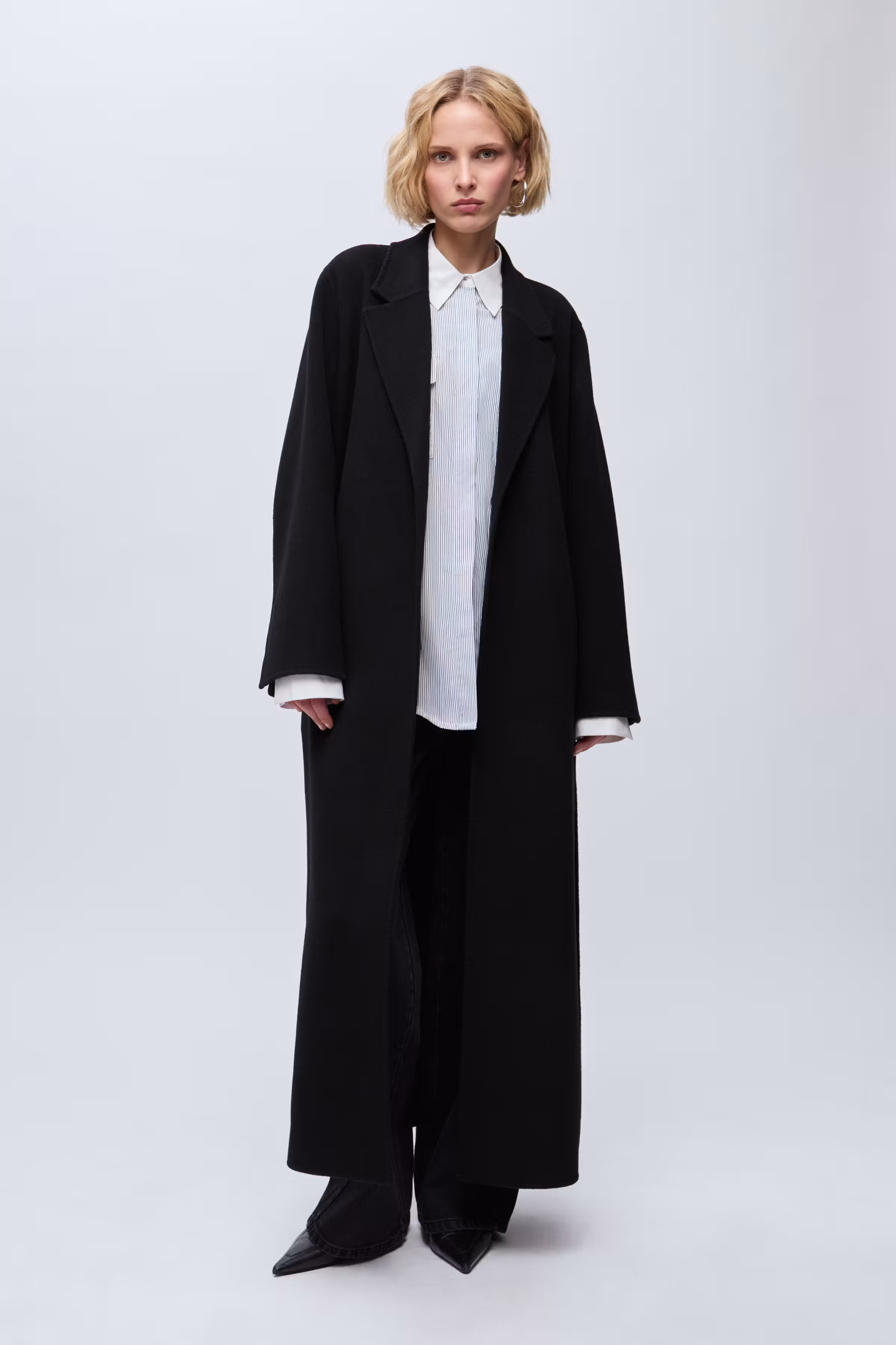 IOCelia Sue Coat LOOKBOOK FRONT 30600090-BK999