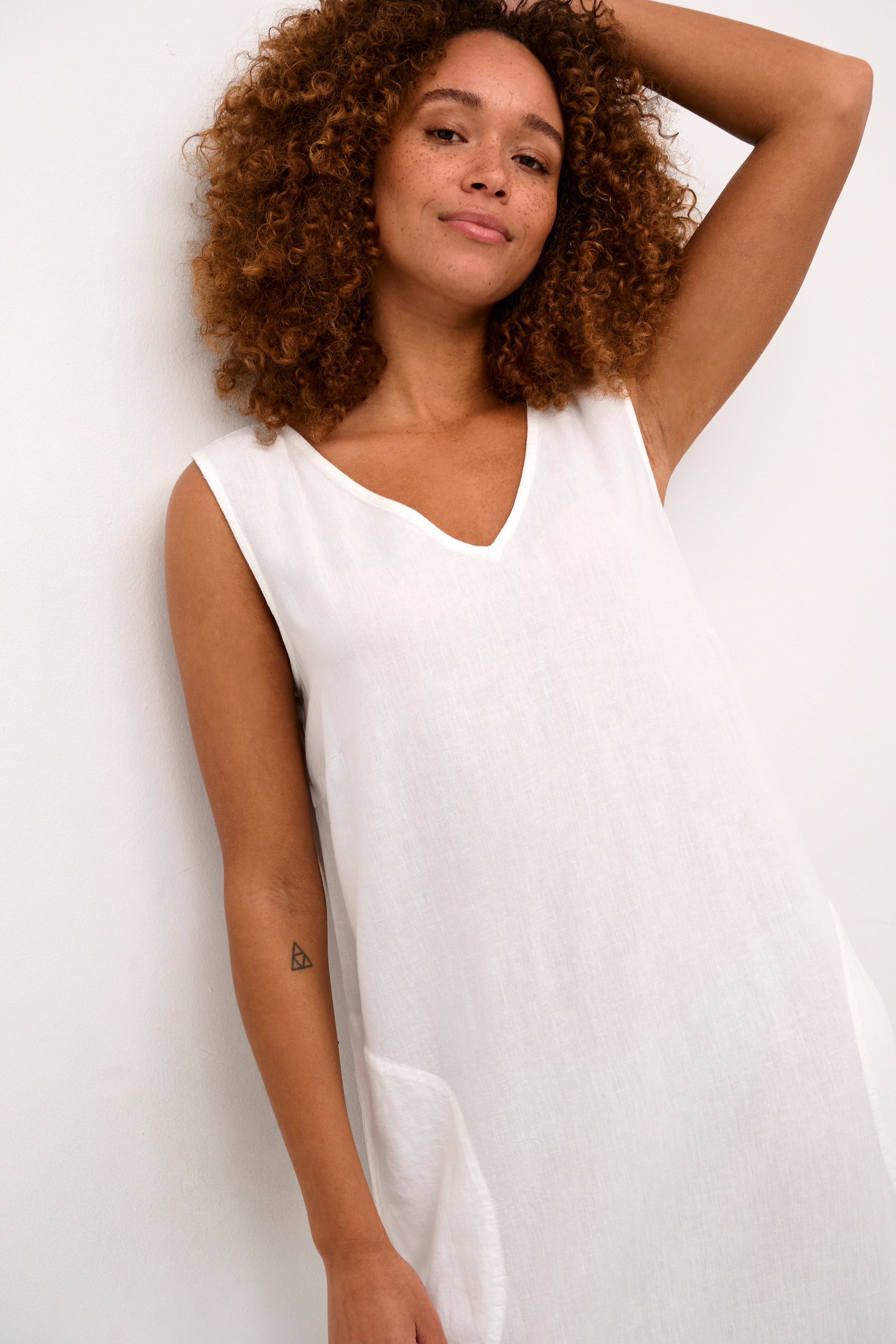 KAmilia Linne Klänning LOOKBOOK DETAIL 10508427-110602