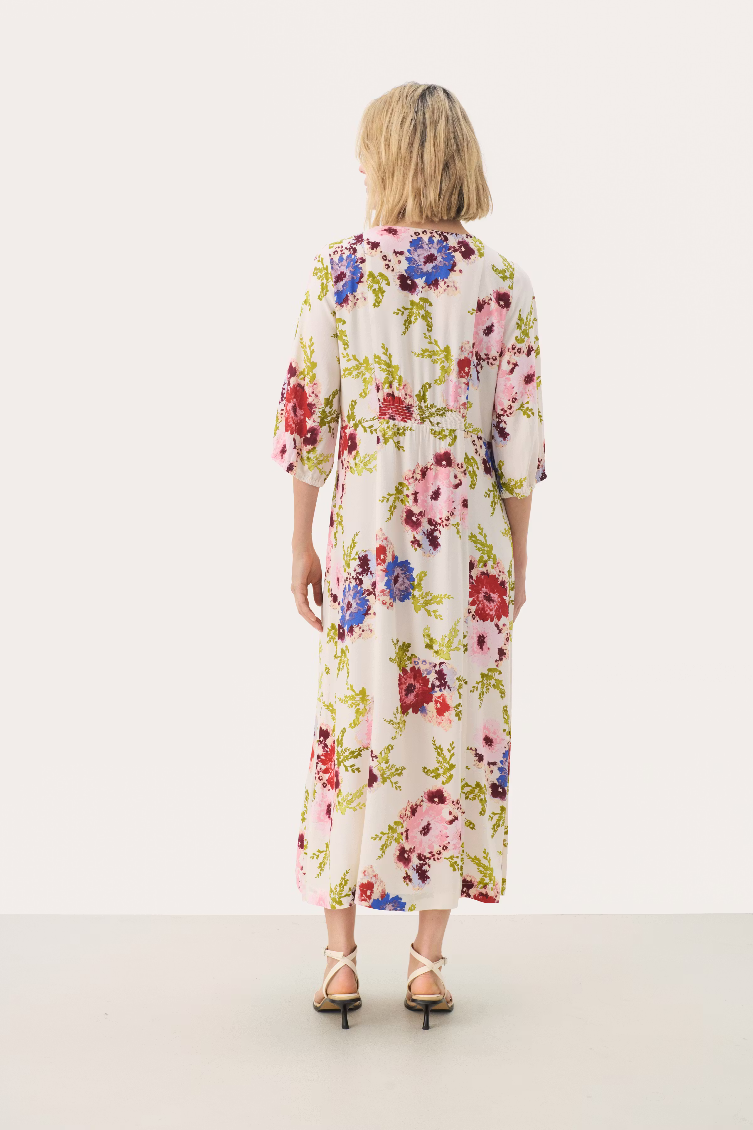 TittaPW Kjole LOOKBOOK BACK 30309823-303962