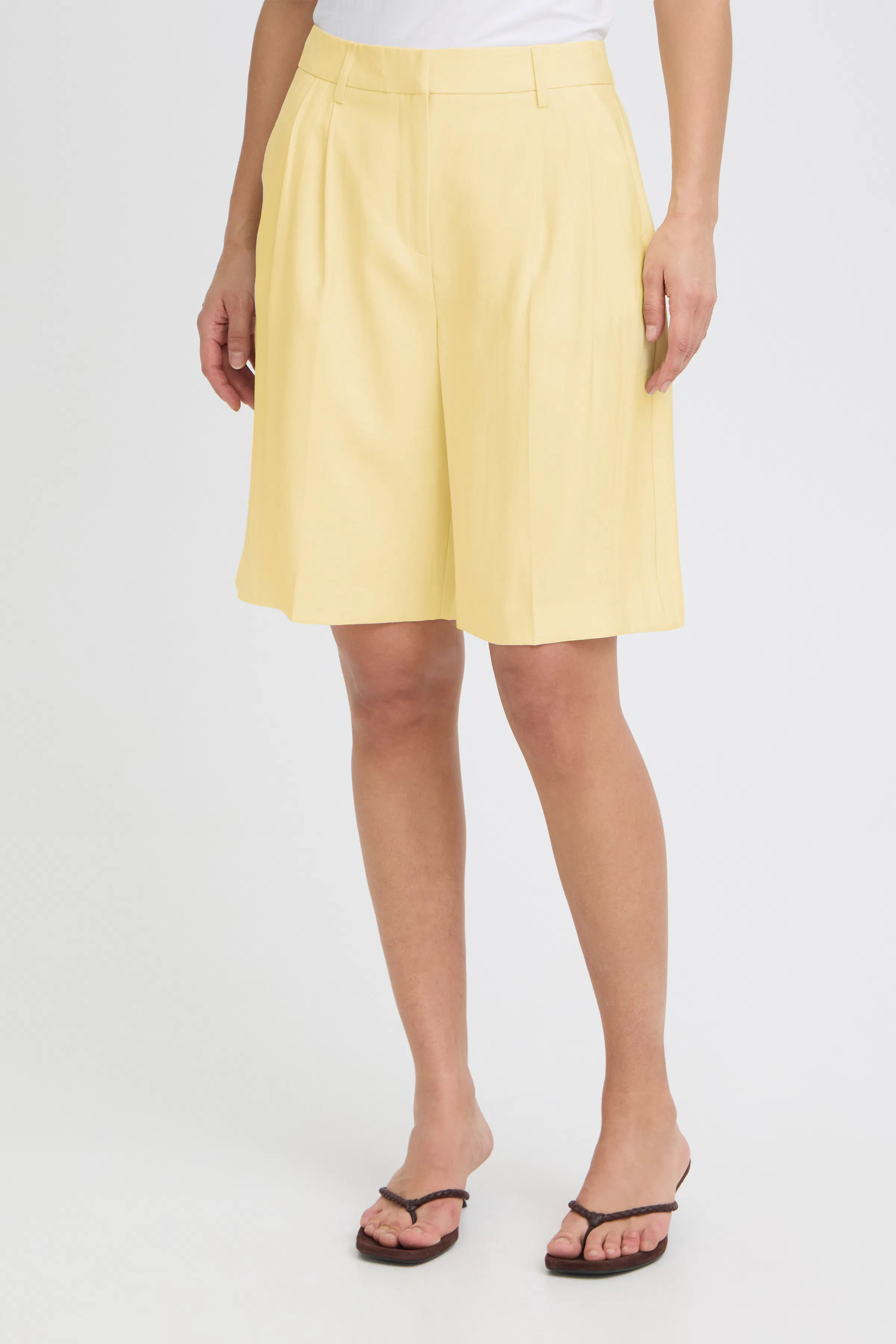 BYESSIE Bermuda LOOKBOOK FRONT 20818930-110619