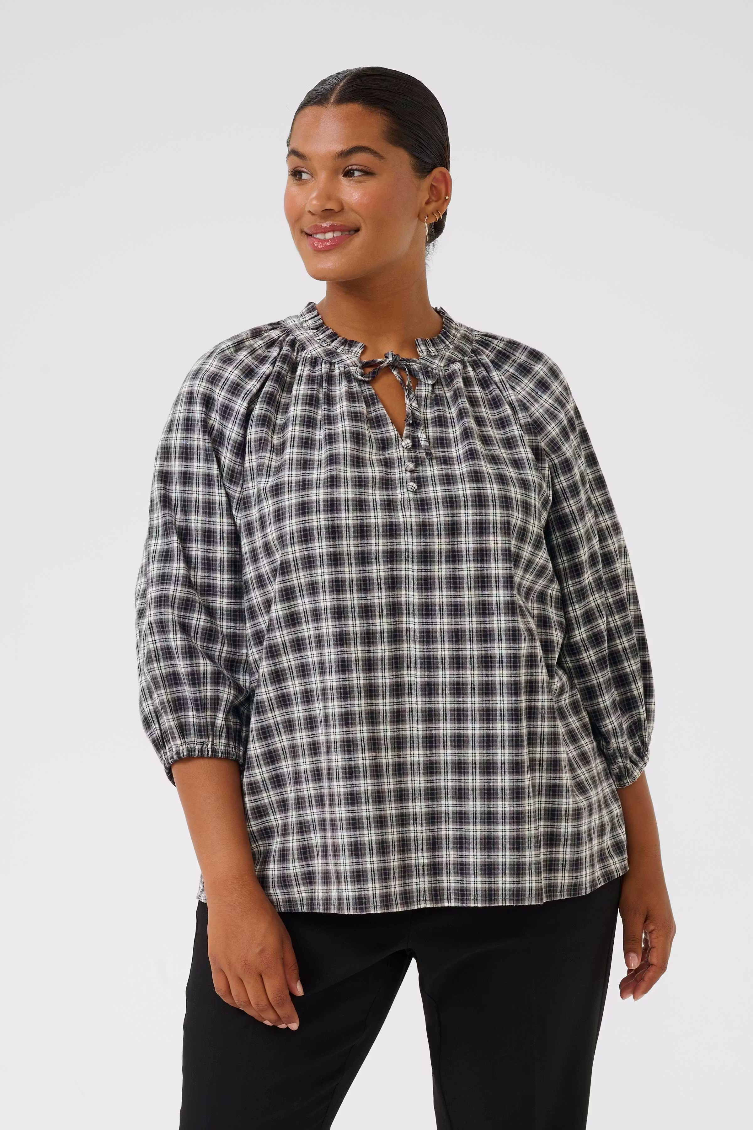 KCelina Bluse LOOKBOOK FRONT 10583644-108369