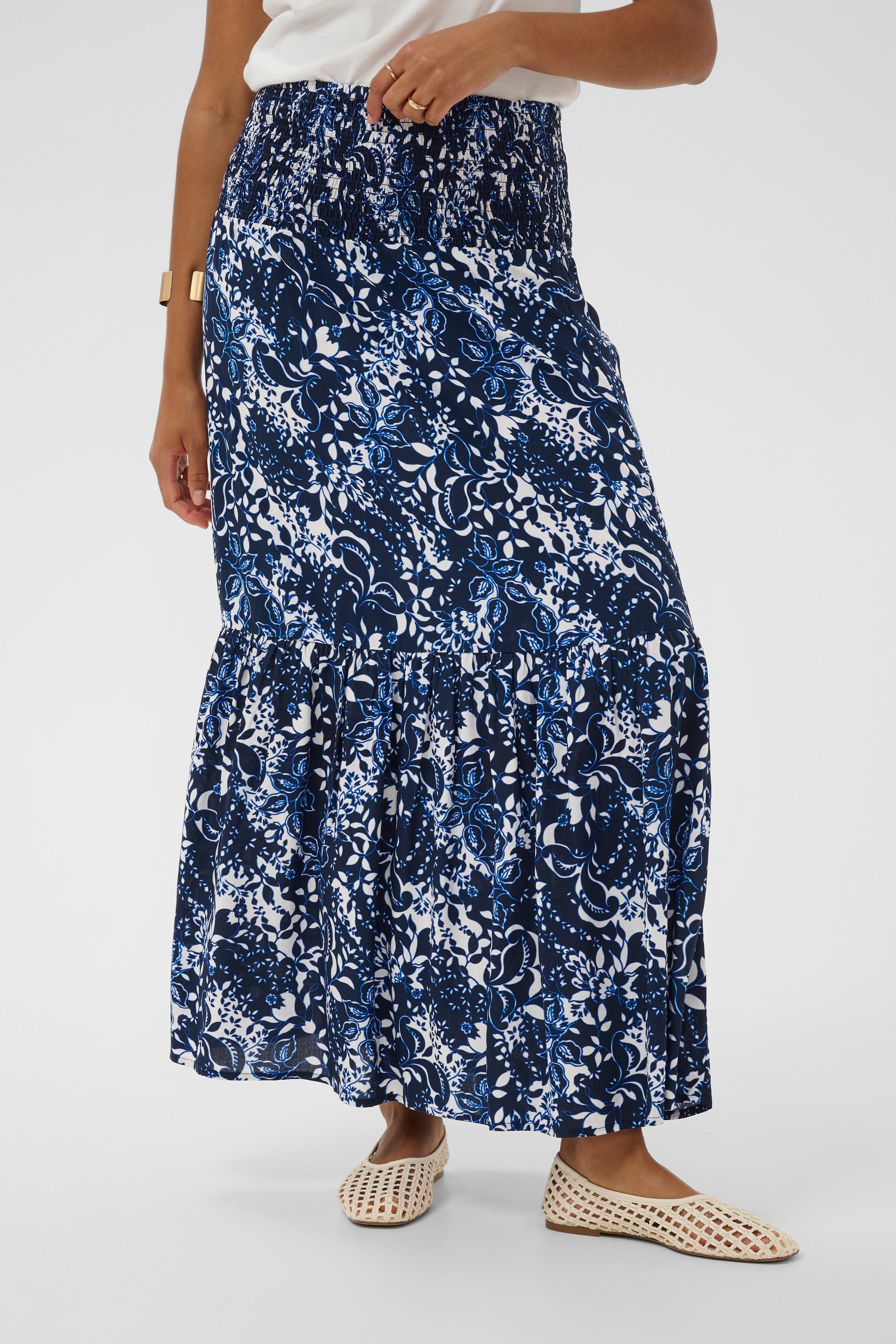 CRTiah Skirt LOOKBOOK FRONT 10612774-109492