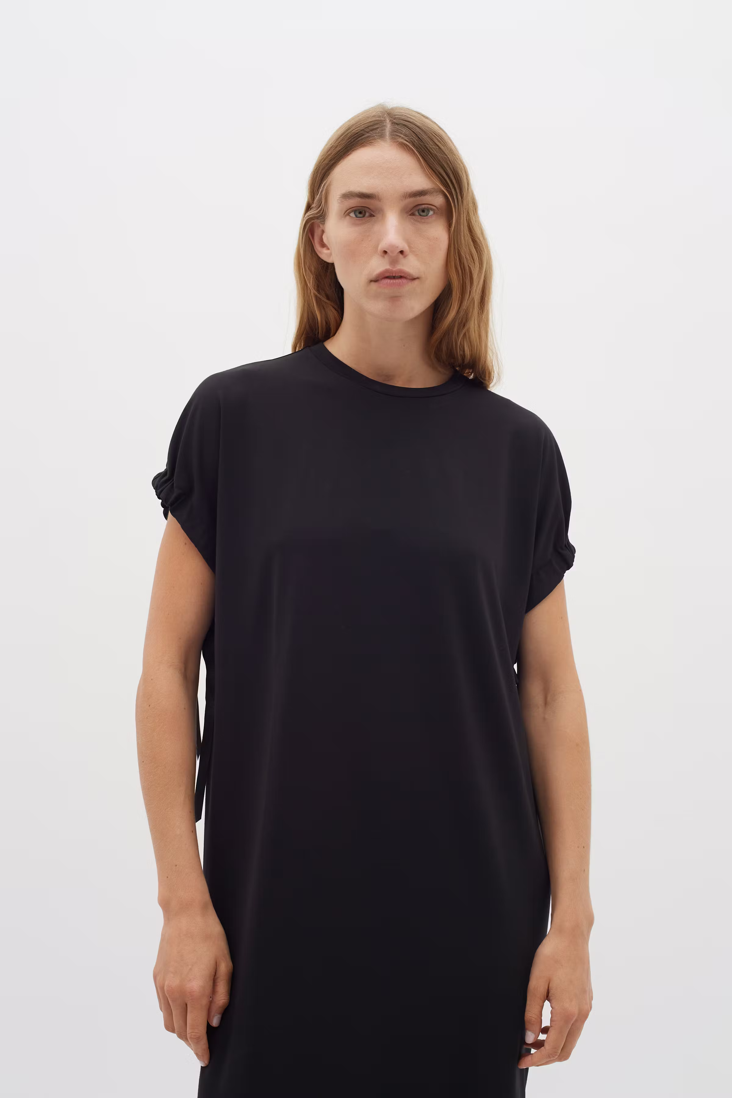 LuceyIW Kjole LOOKBOOK FRONT 30109536-194008